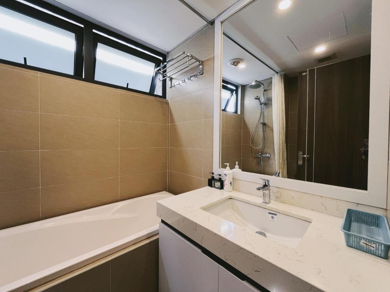 4 - Cheap Price 2 Bedroom Near West