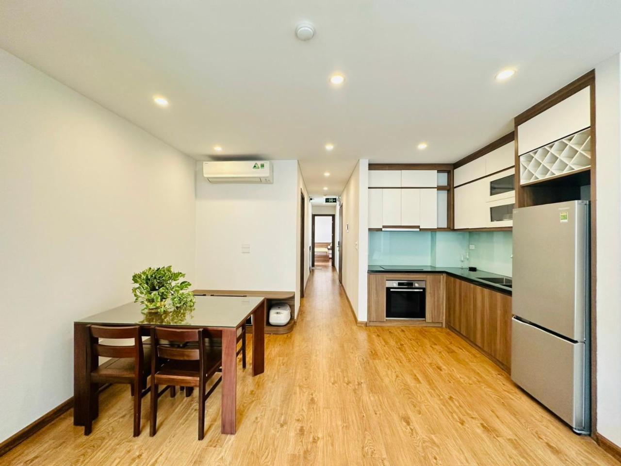 4 - Cheap Price 2 Bedroom Near West Apartment *