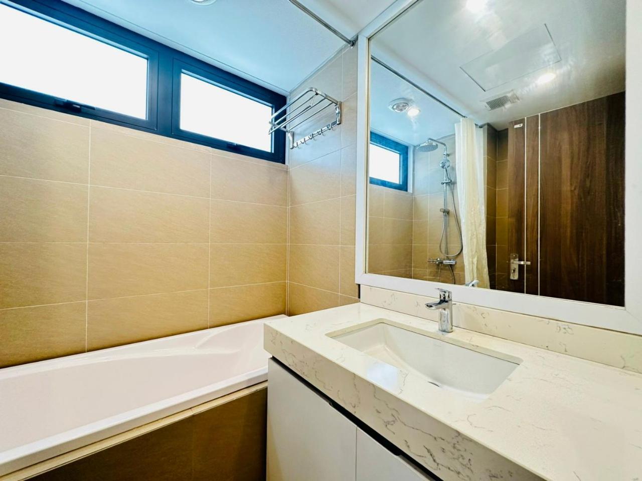 4 - Cheap Price 2 Bedroom Near West