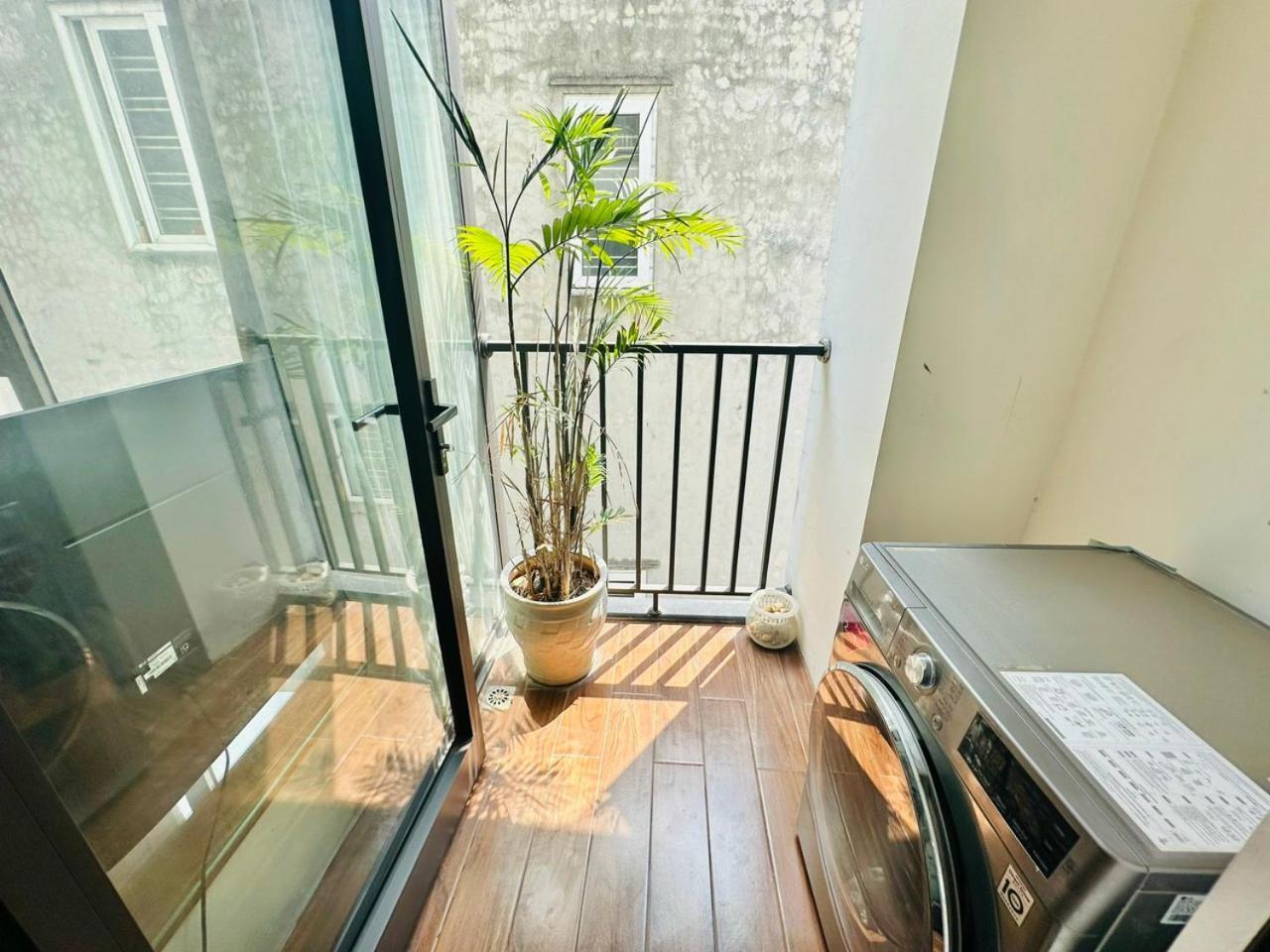 Apartment 4 - Cheap Price 2 Bedroom Near West