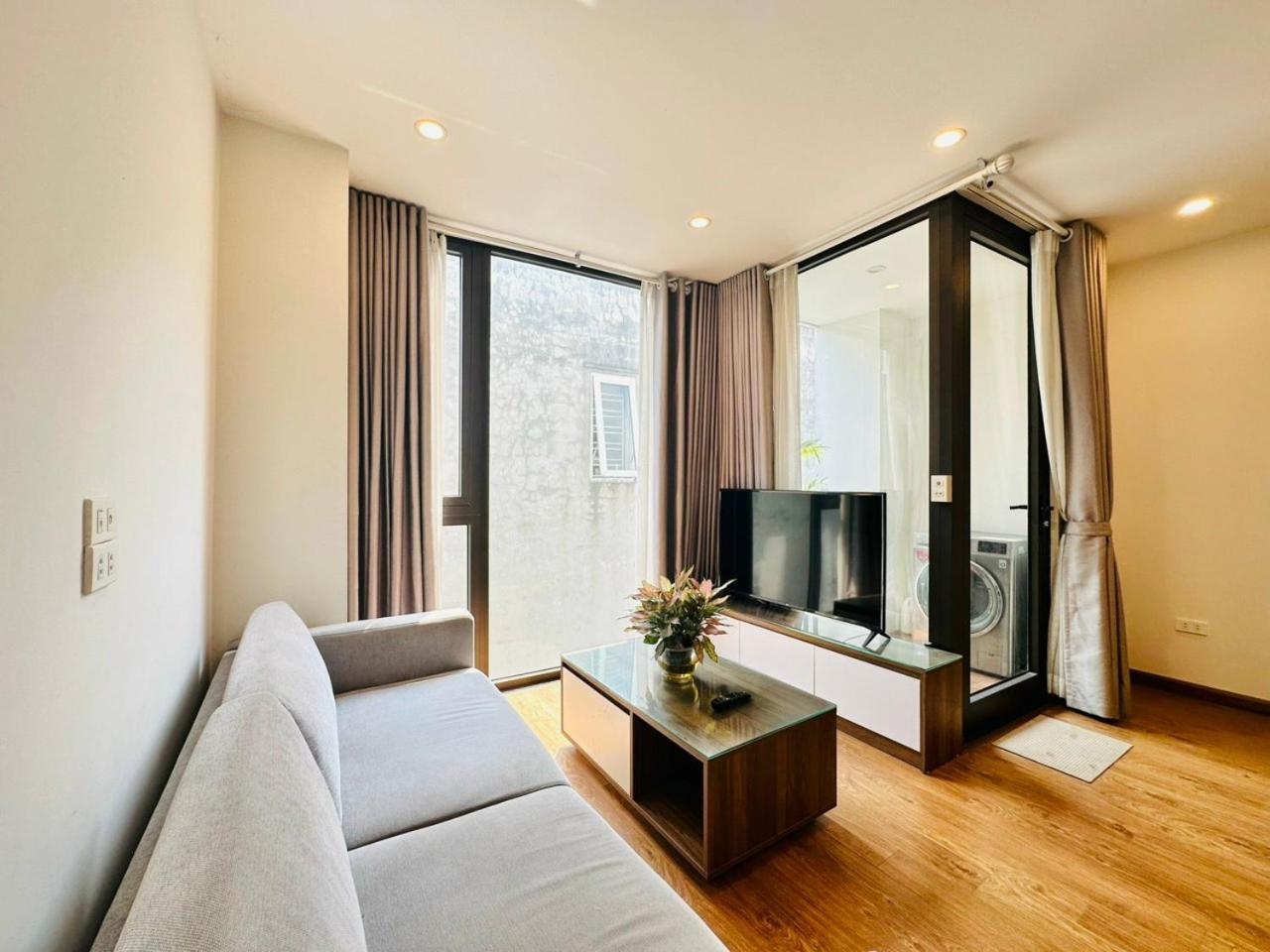 4 - Cheap Price 2 Bedroom Near West Apartment *