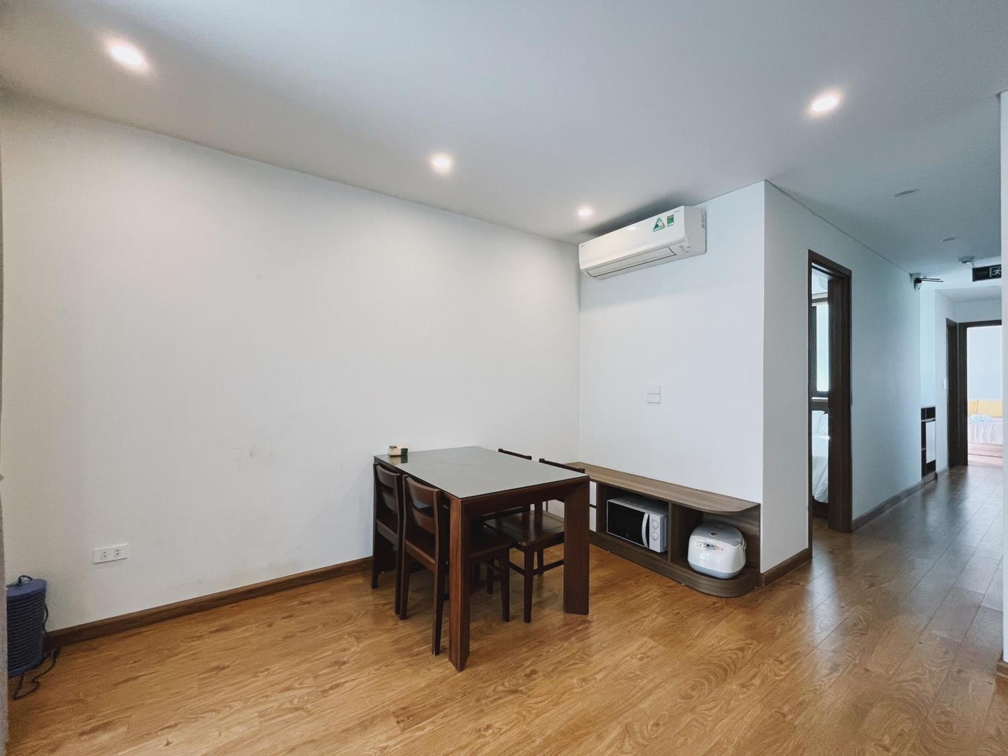 Apartment 4 - Cheap Price 2 Bedroom Near West