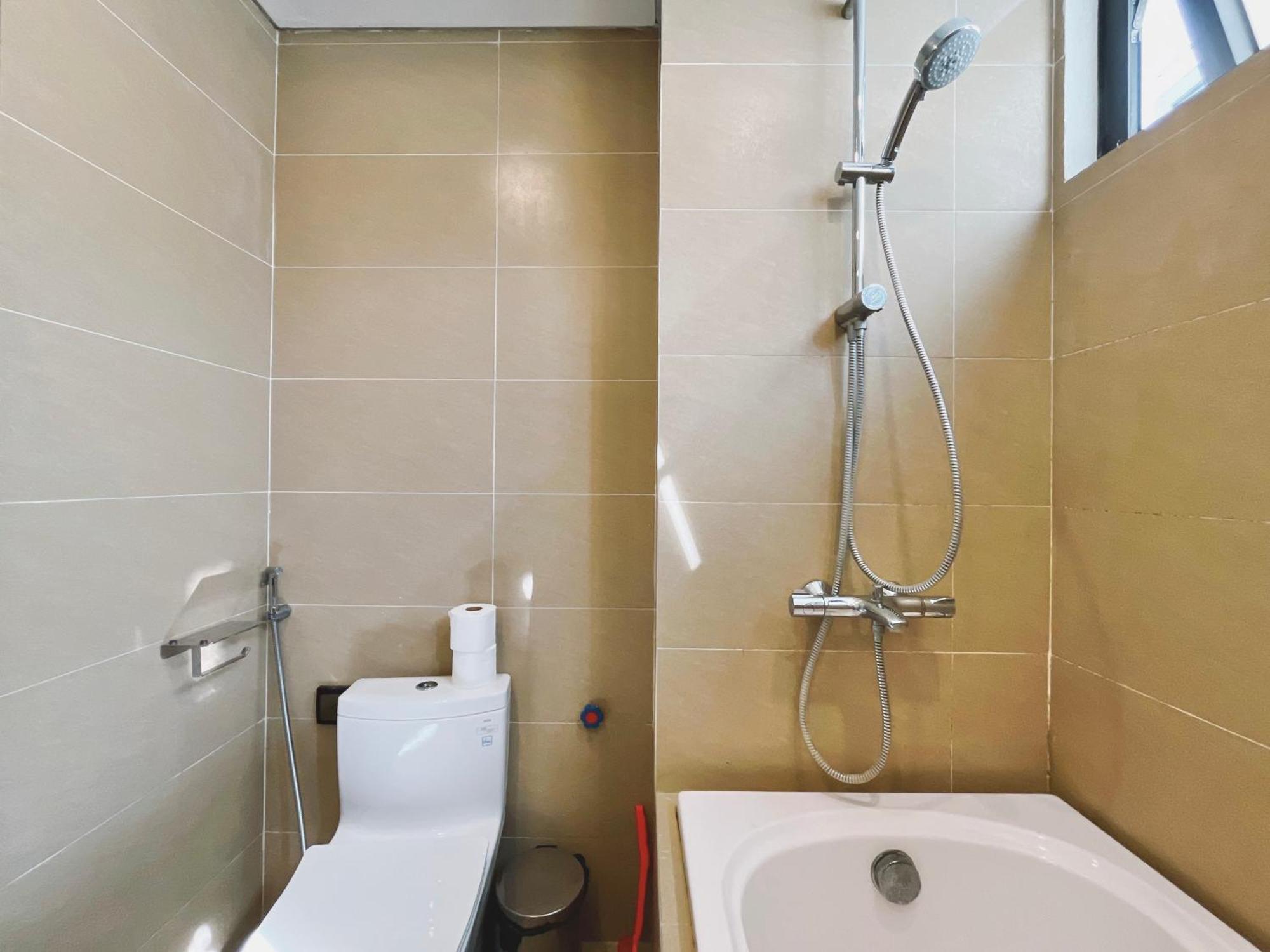 Apartment 4 - Cheap Price 2 Bedroom Near West