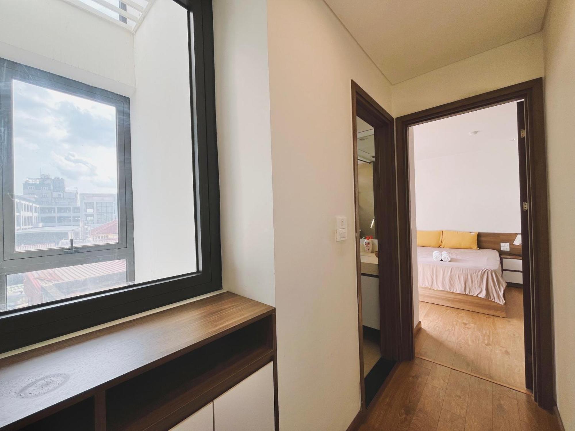 4 - Cheap Price 2 Bedroom Near West Apartment