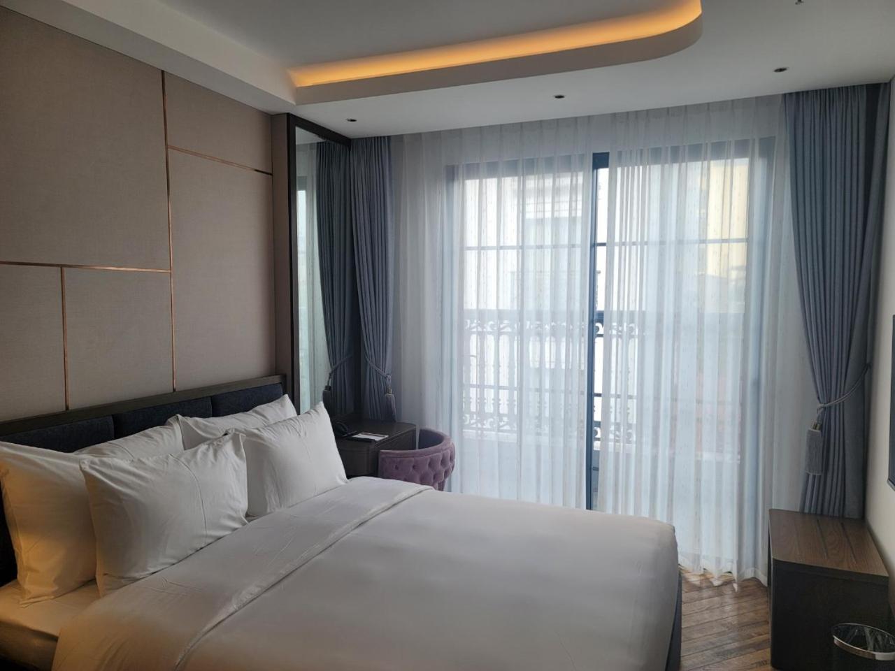 H Ha Noi Hotel
