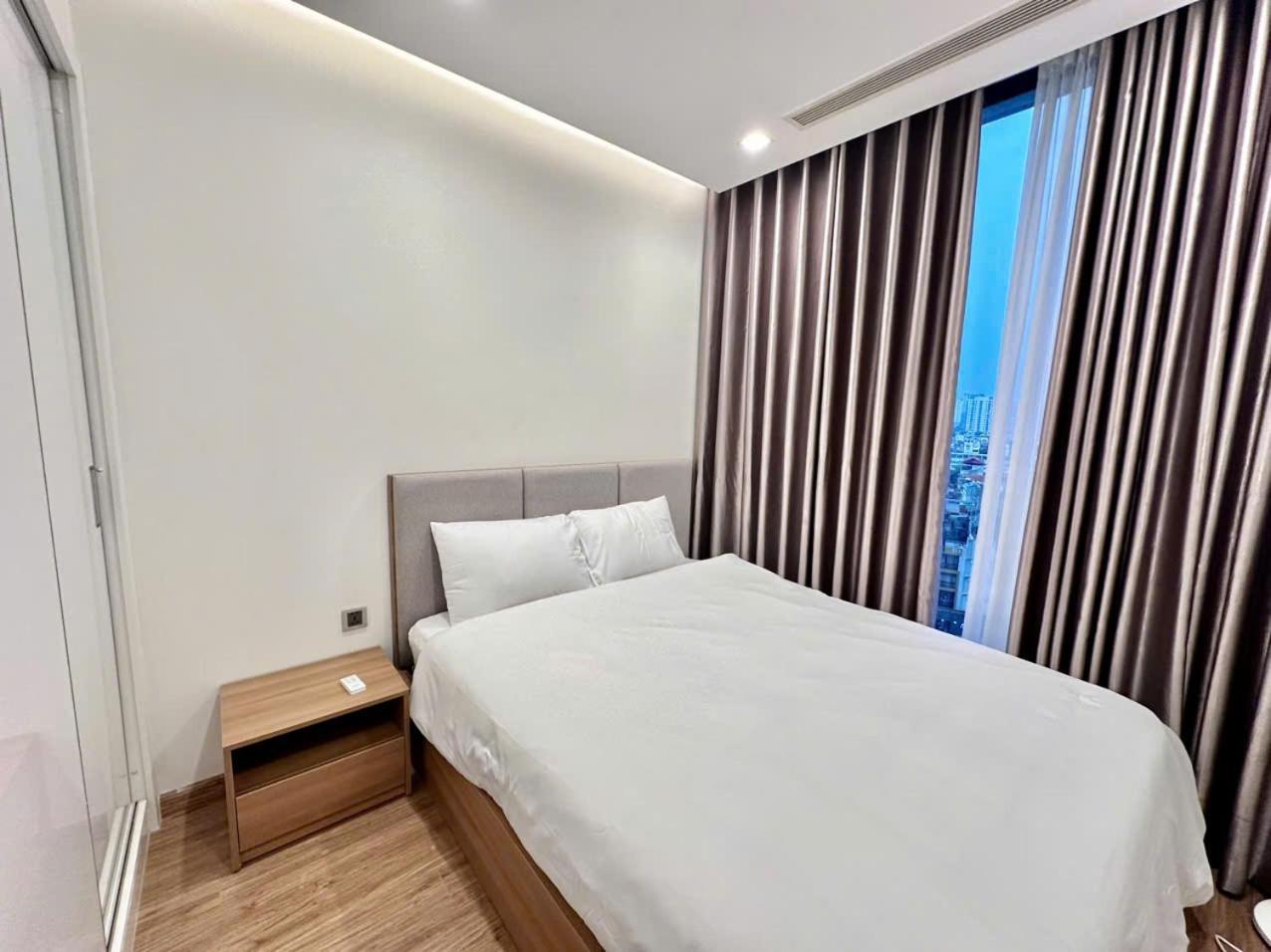 Luxury In Vinhomes Metropolis *