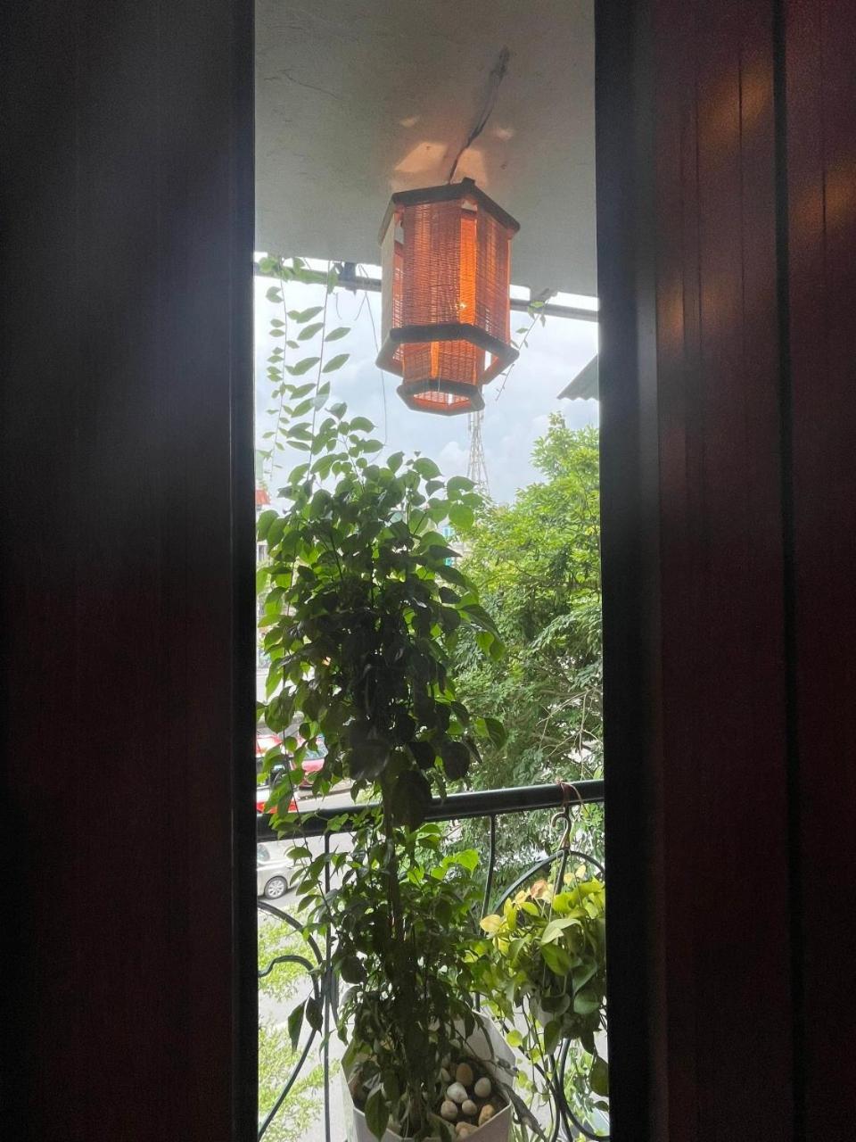 Apartment Amazing View, Natural Light, 3' To Hoan Kiem Lake, Free Wifi, Netflix, 2 Beds, 1 Toilet-2 Showers Hanoi