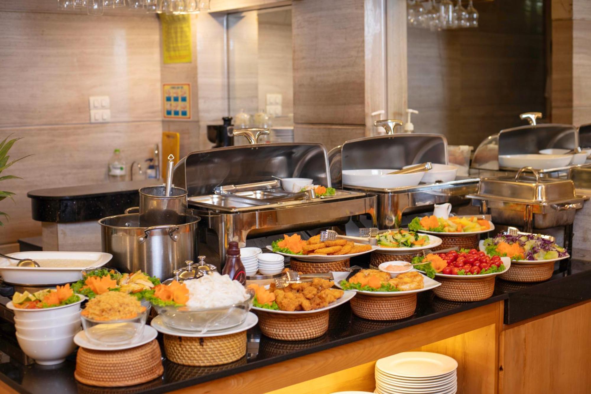 Hotel Sky Hanoi