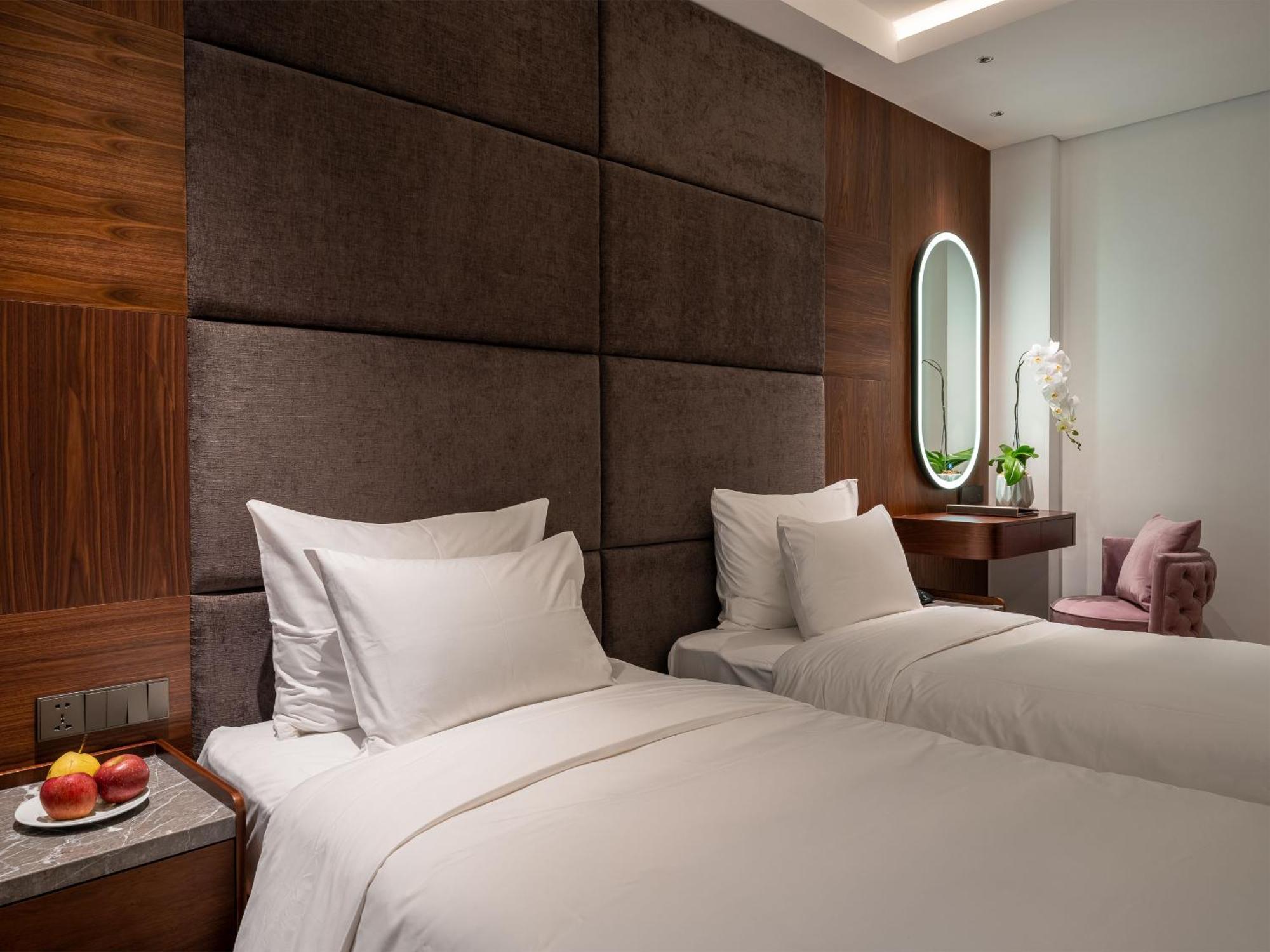 H Ha Noi Hotel