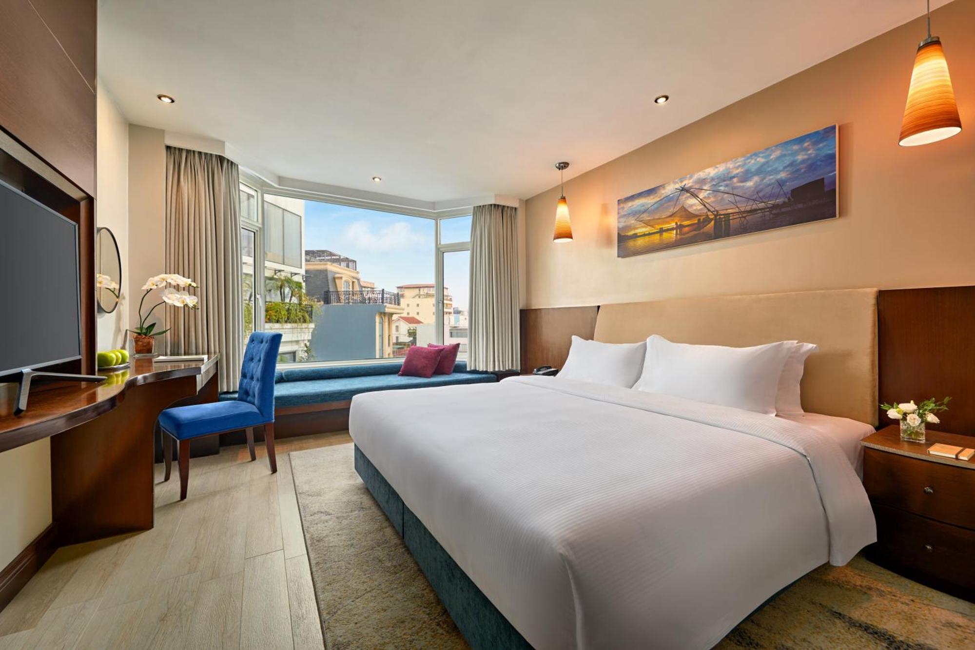 Hotel The Club & Residences 4*
