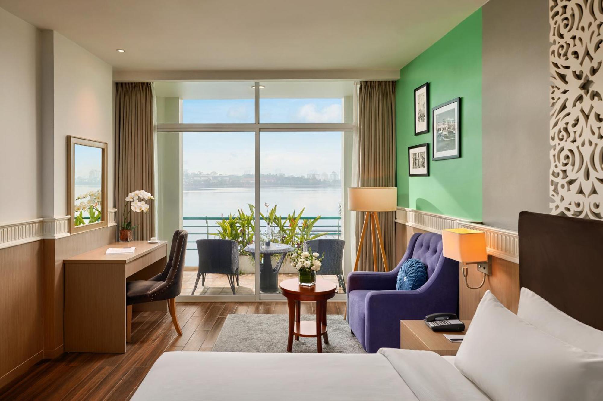 Hotel The Club & Residences