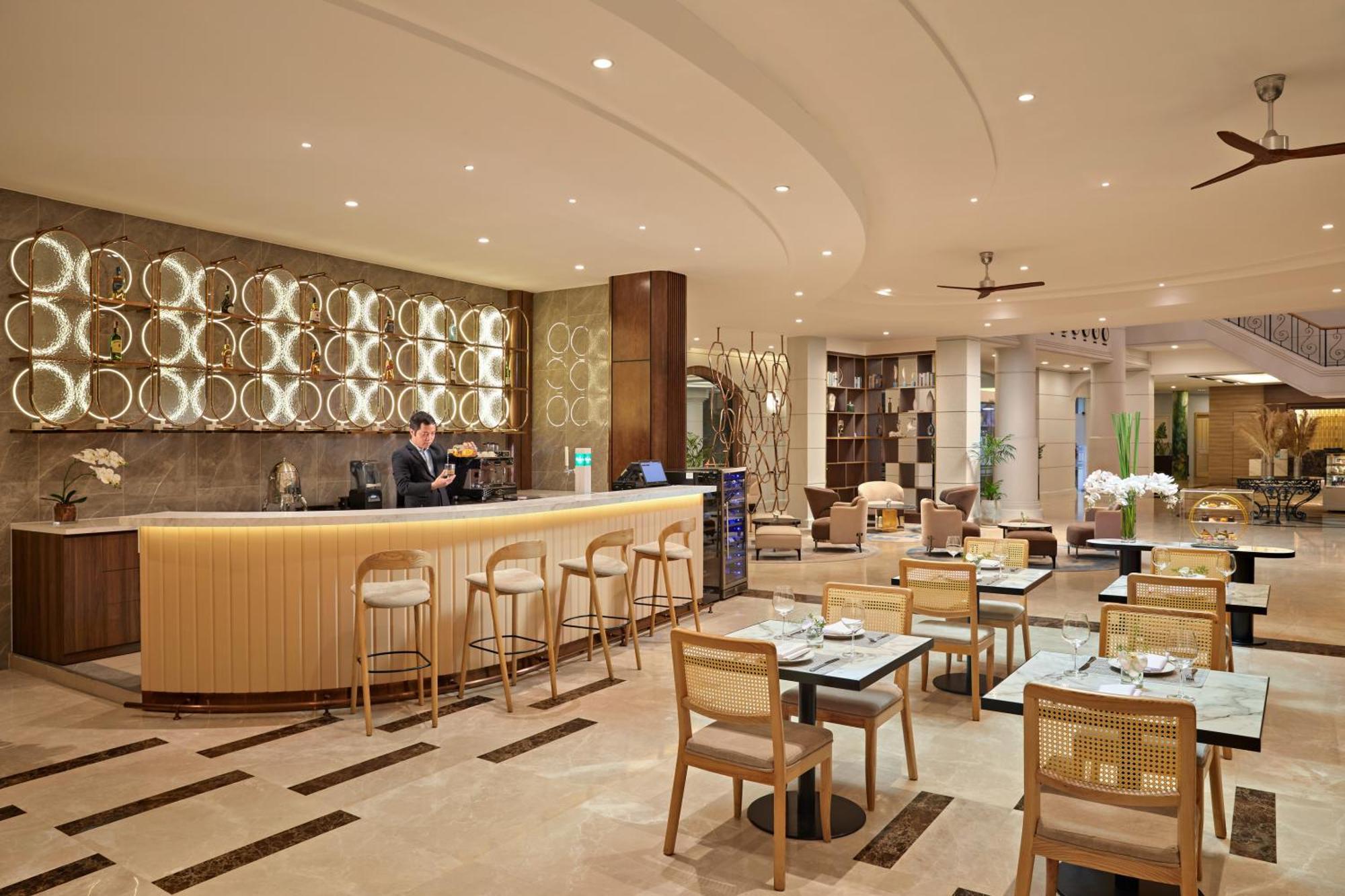 The Club & Residences Hotel 4*