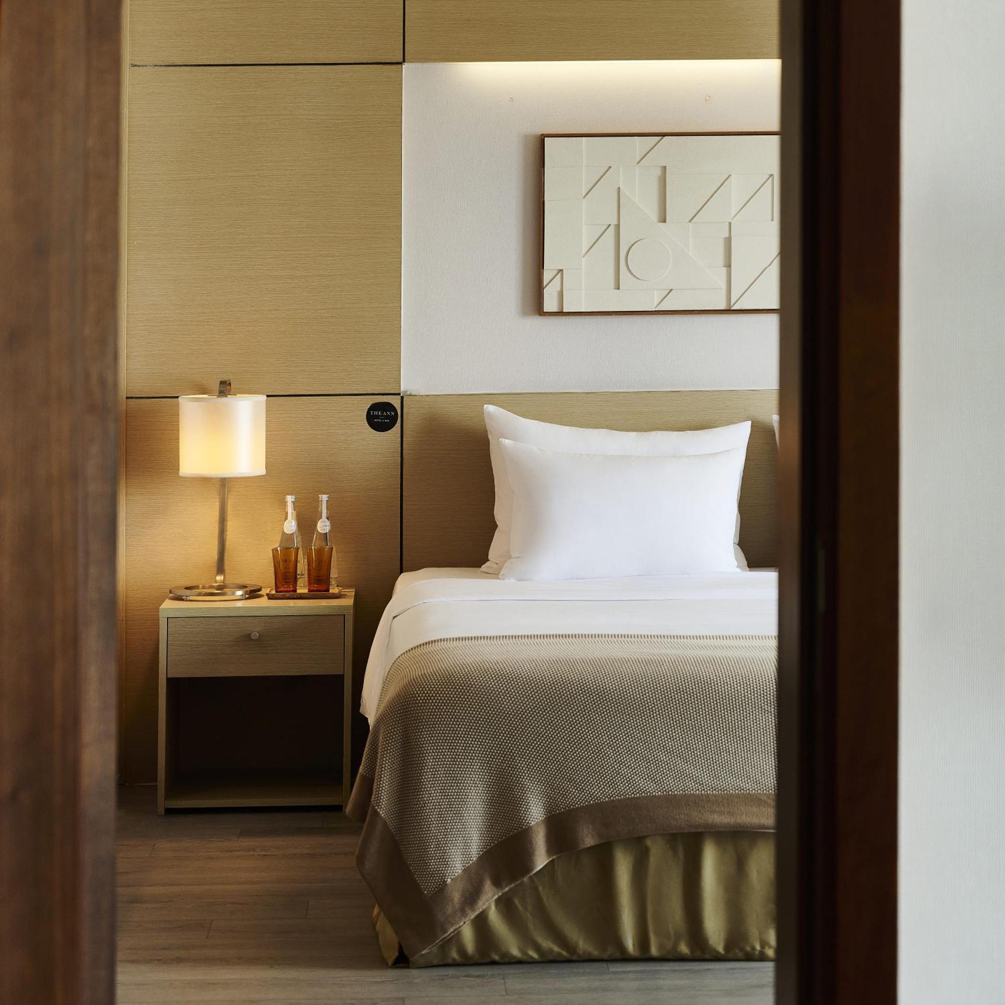 Hotel The Ann & 4*