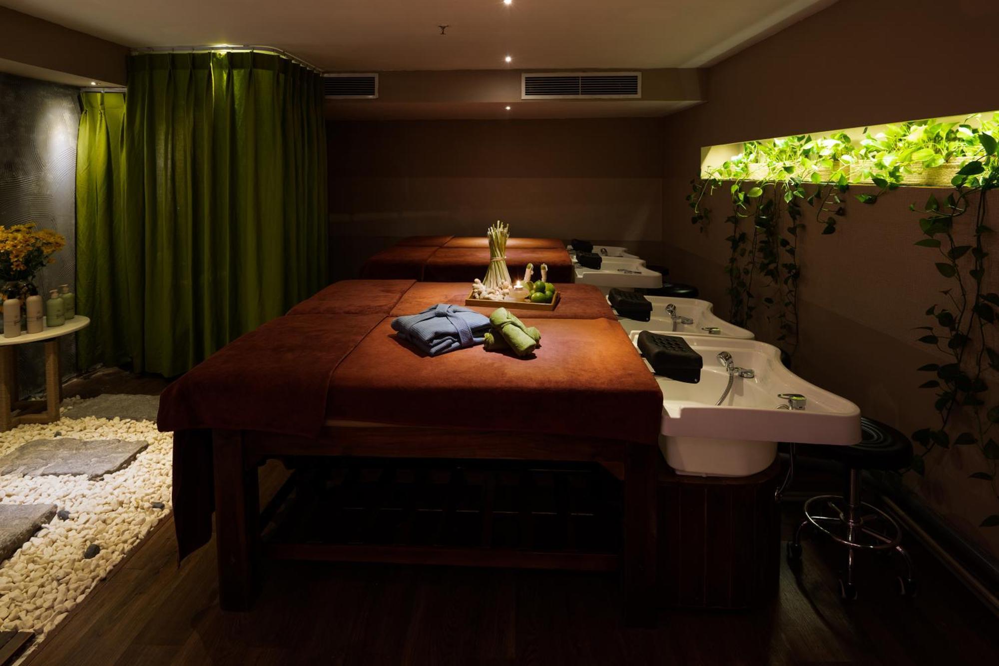 Brilliant & 4* Hanoi