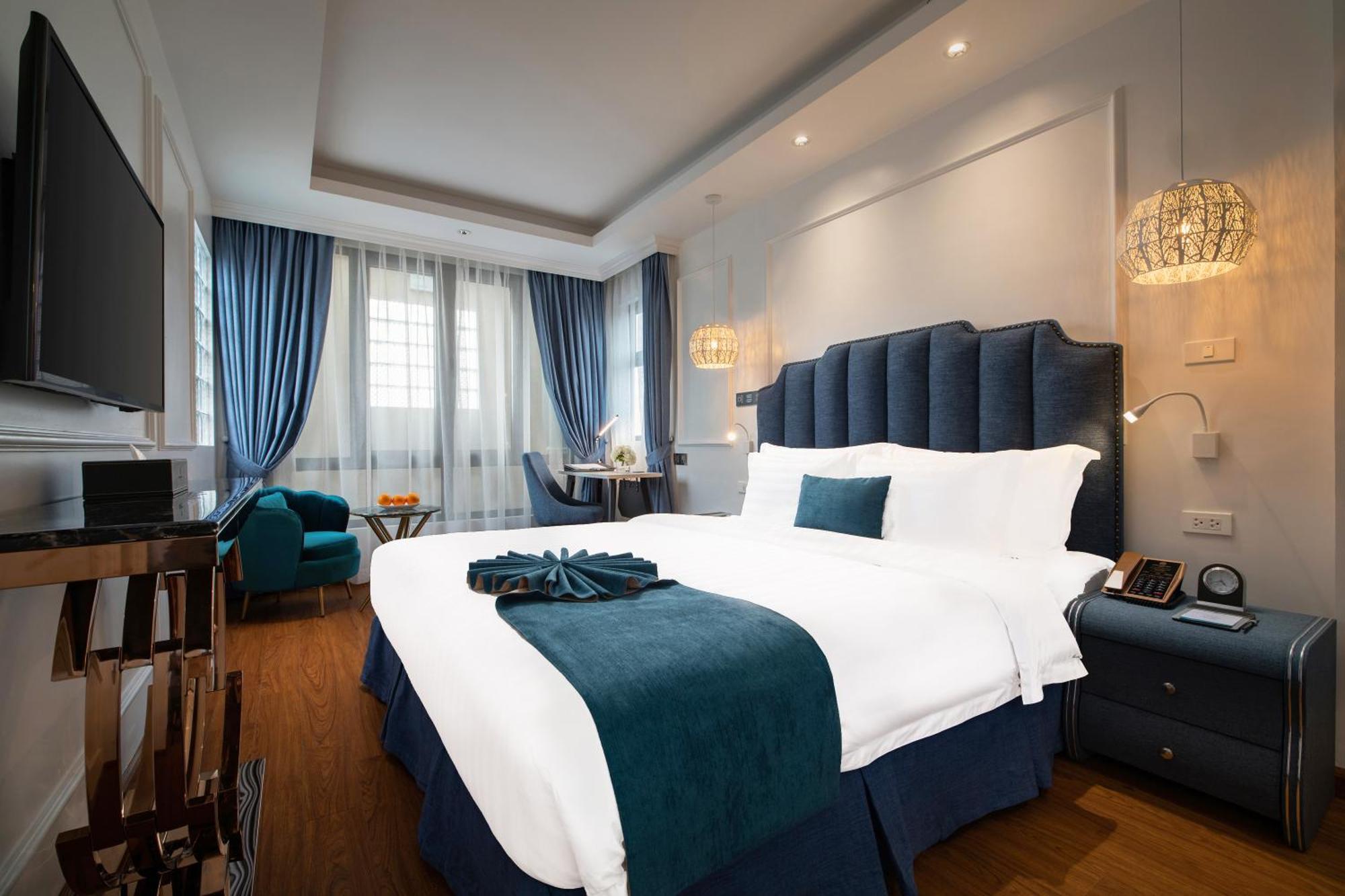 Dahlia Hotel 4*
