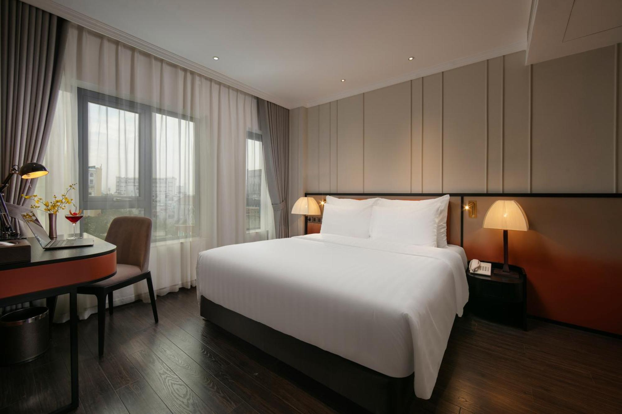 Hotel The Chi Boutique 4*