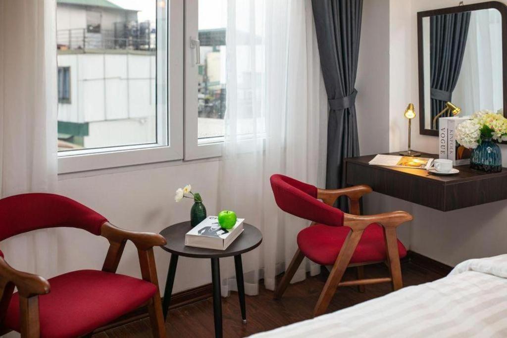Khách sạn Serene Premier 3*