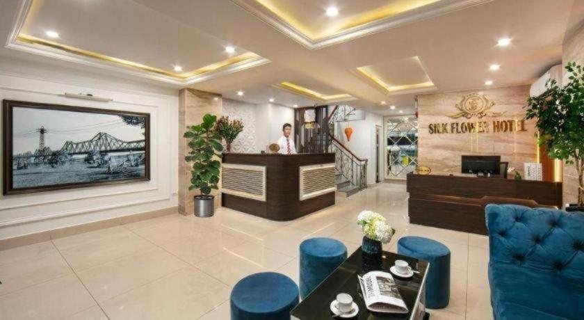 Khách sạn Serene Premier 3*