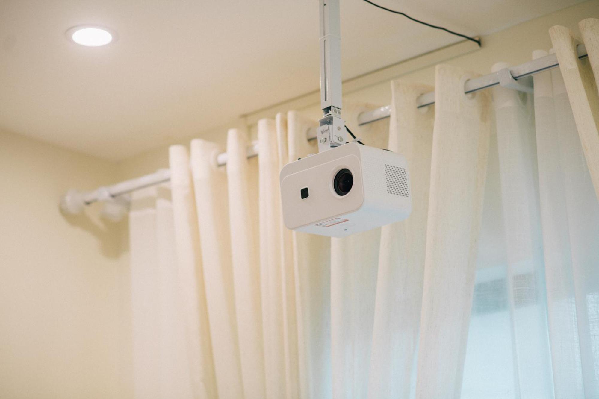 Khách sạn hẻo lánh Miacasahanoi - King Bed - Free Laundry - Netflix & Rooftop Chill