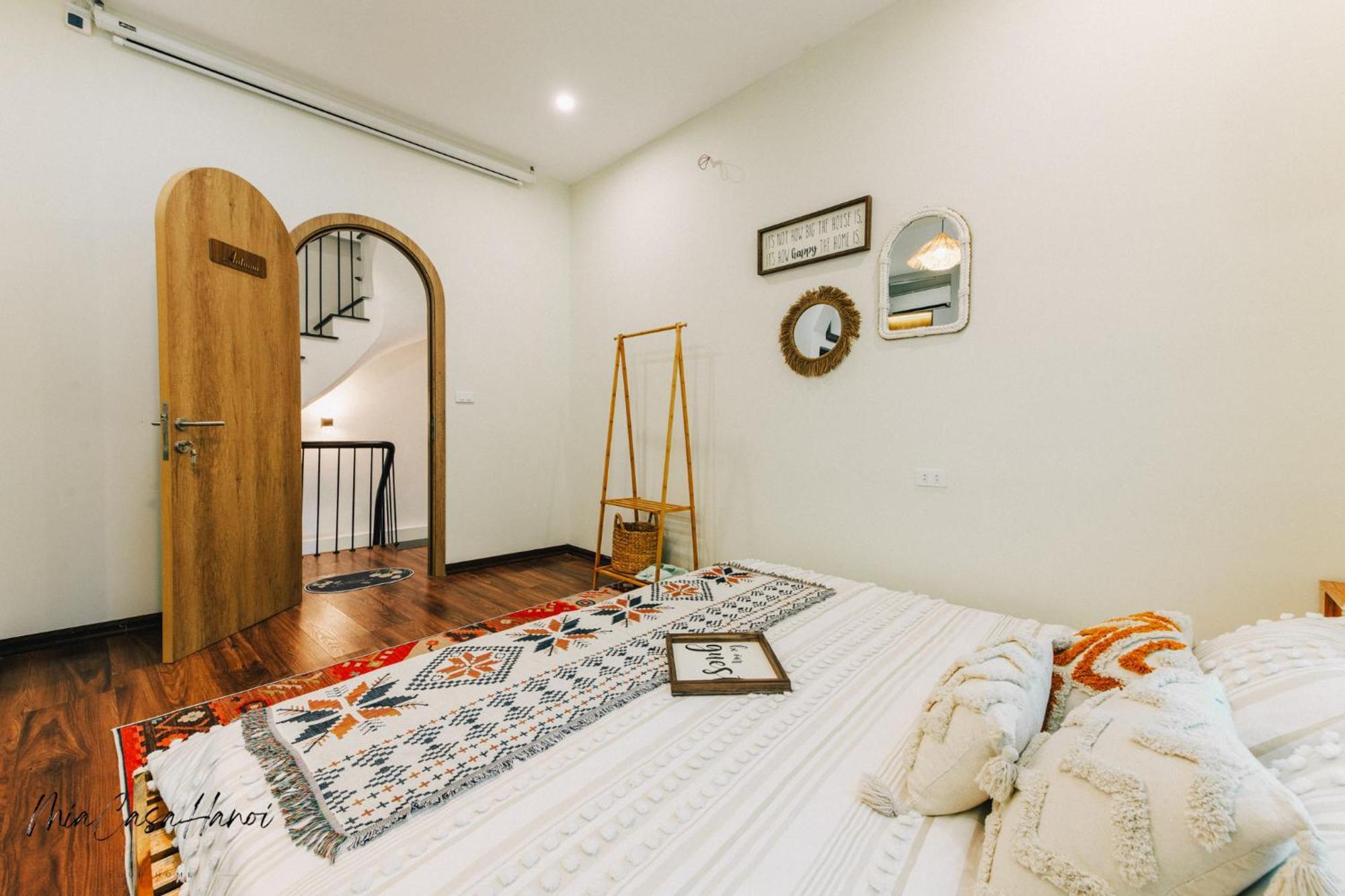 Khách sạn hẻo lánh Miacasahanoi - King Bed - Free Laundry - Netflix & Rooftop Chill *