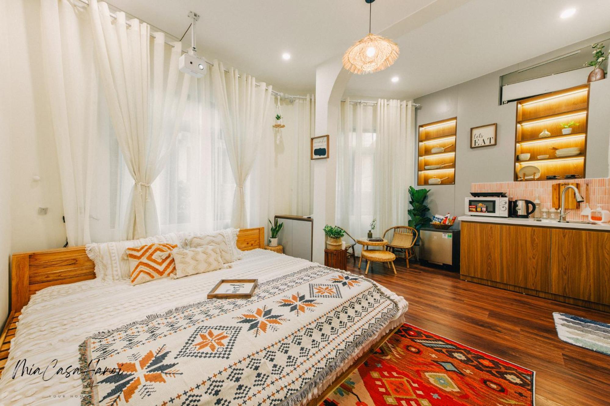 Khách sạn hẻo lánh Miacasahanoi - King Bed - Free Laundry - Netflix & Rooftop Chill *