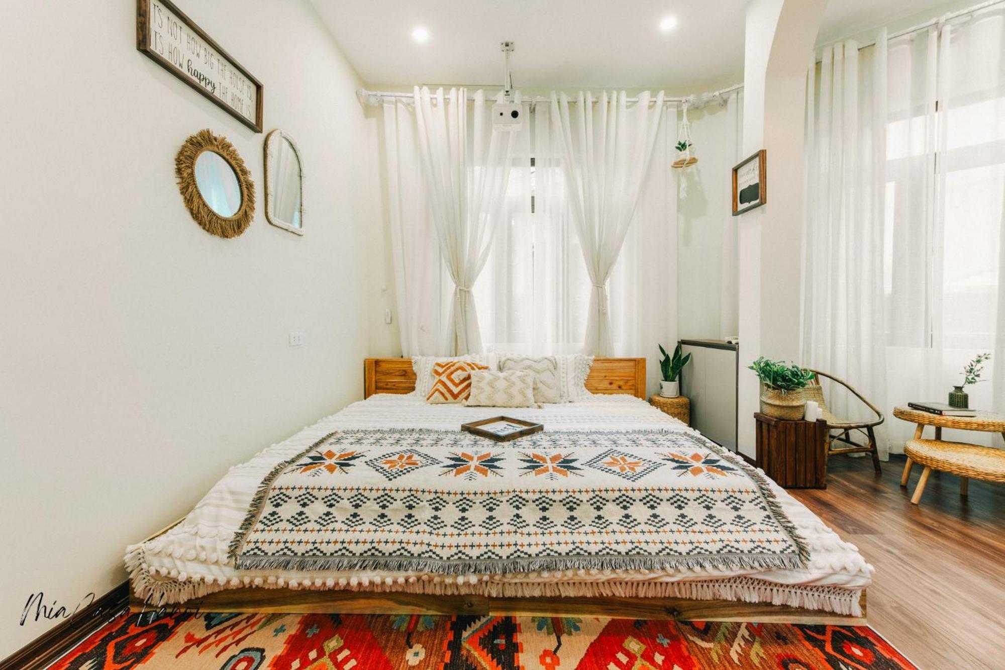 Khách sạn hẻo lánh Miacasahanoi - King Bed - Free Laundry - Netflix & Rooftop Chill Hà Nội
