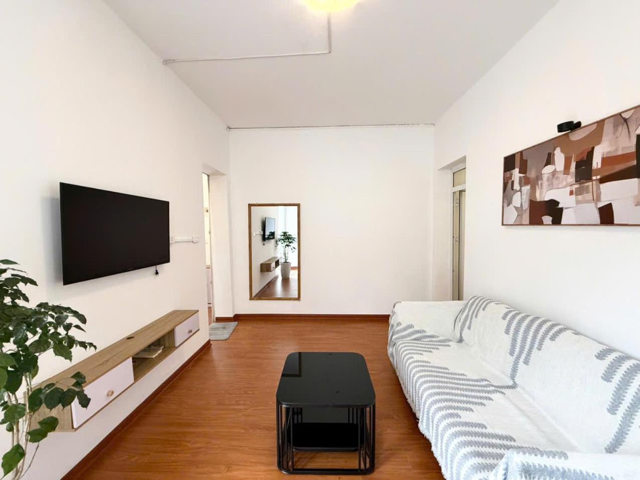 Home4you - Ho 1 Ngu Tai Ba Dinh Voi Ban Cong Cuc Chill Apartment