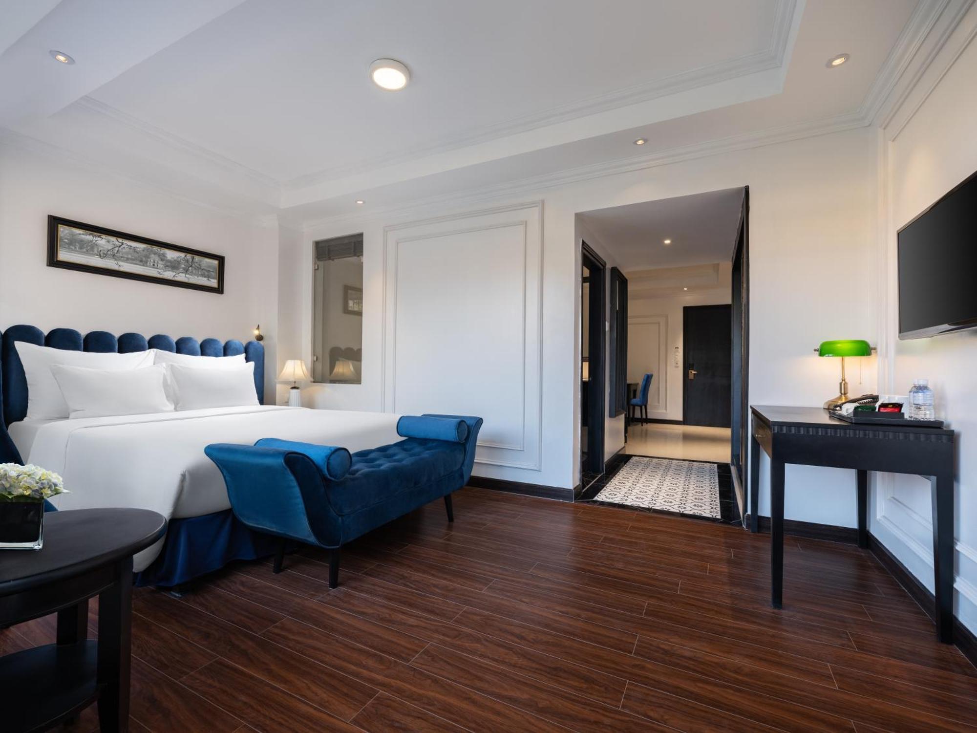 The Flower Boutique & Travel 4*