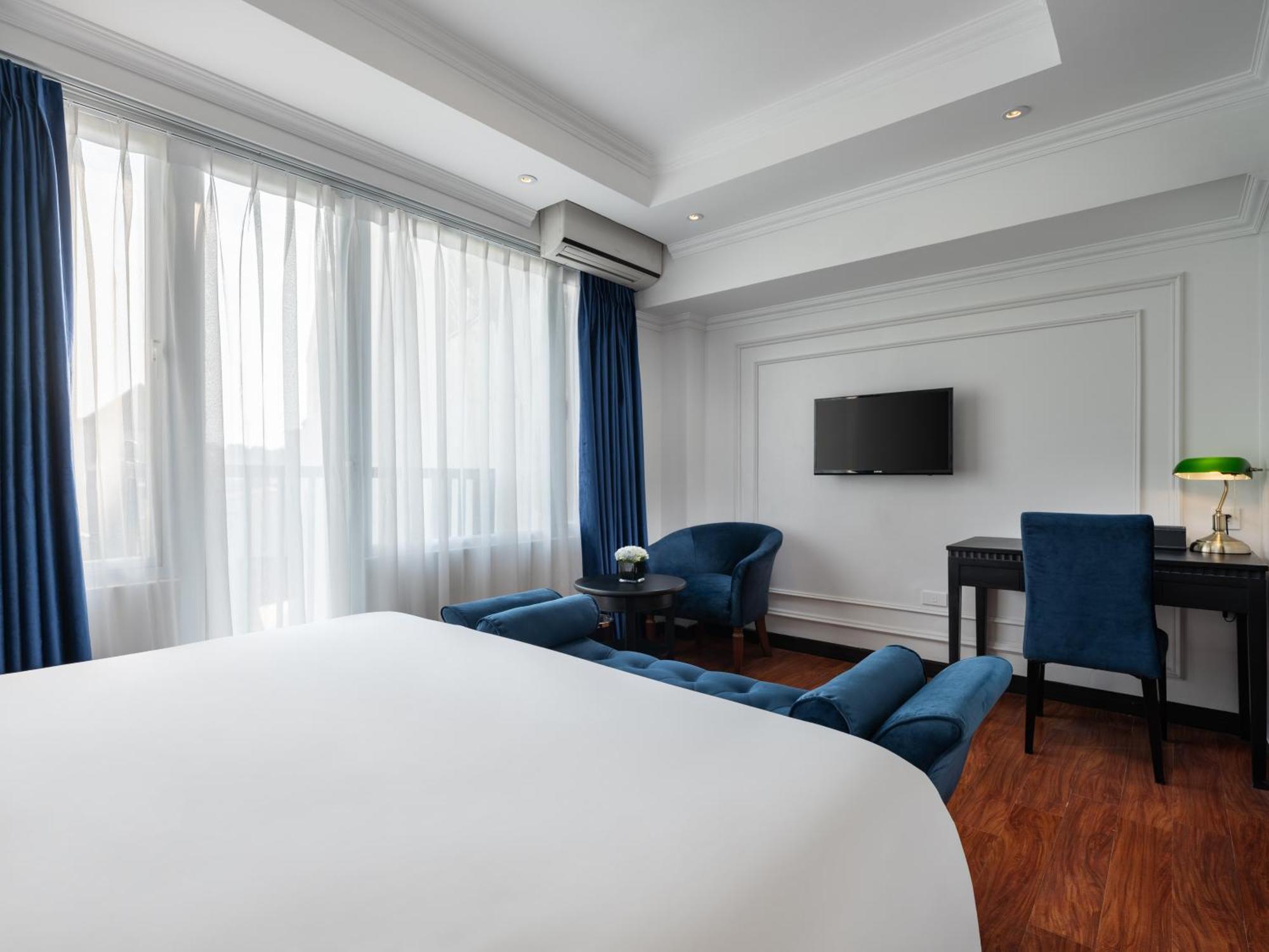The Flower Boutique & Travel 4*