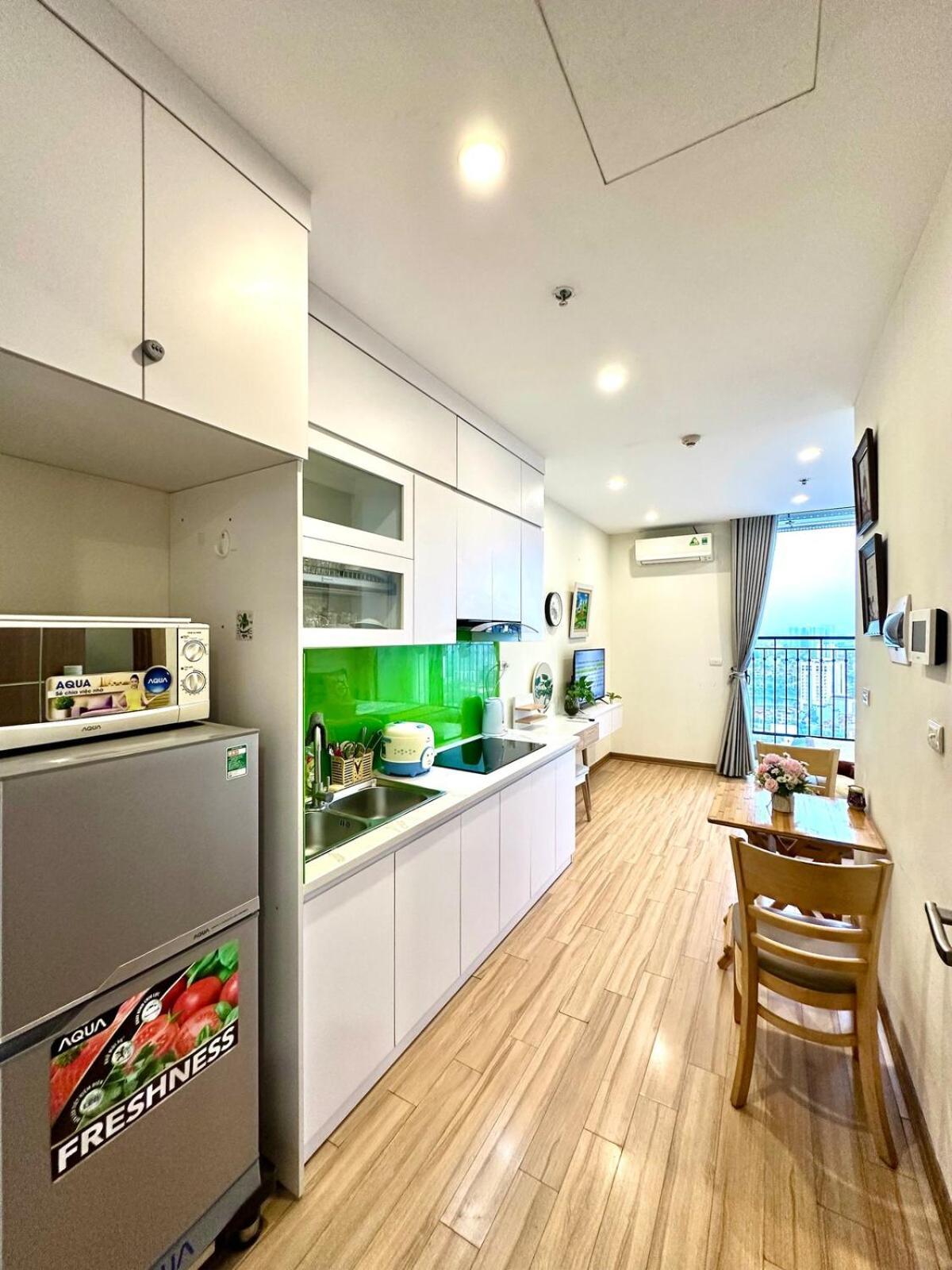Beautiful View, Modern 3' To Walking Lake, Gym And Swimming Pools Apartment