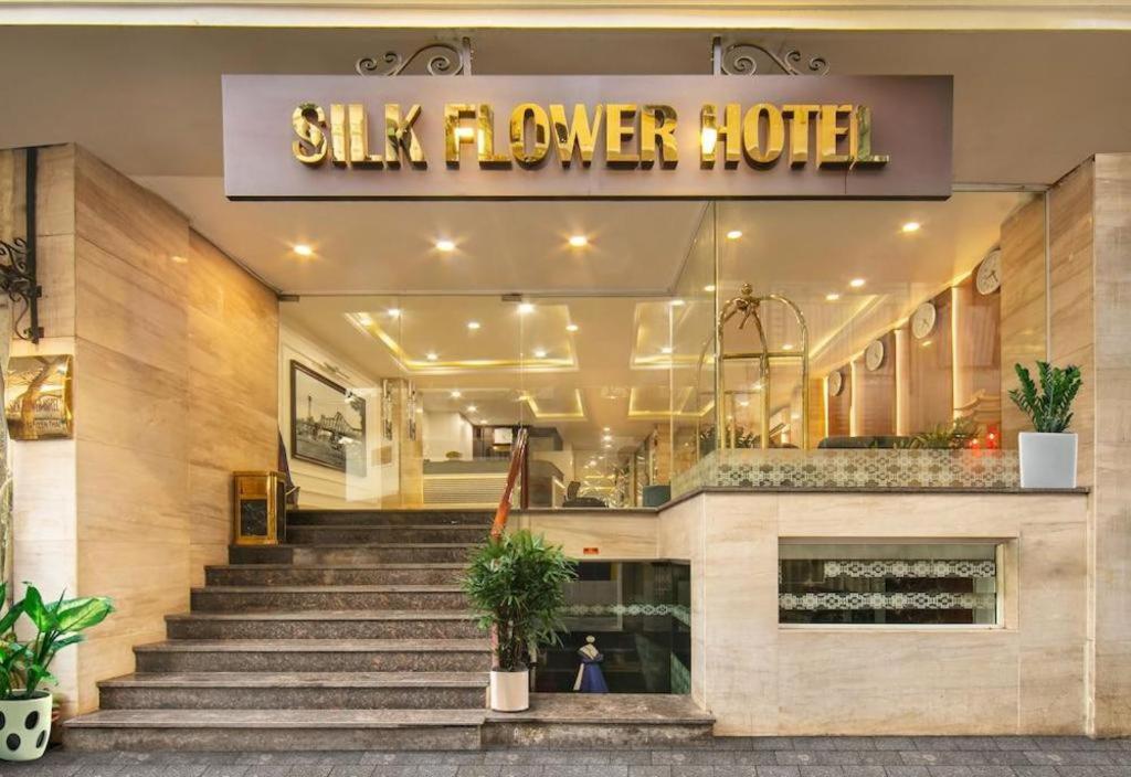 Serene Premier Khách sạn 3*