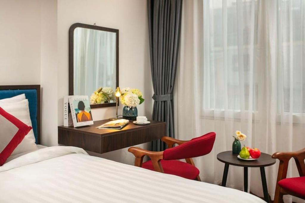 Serene Premier Khách sạn 3*