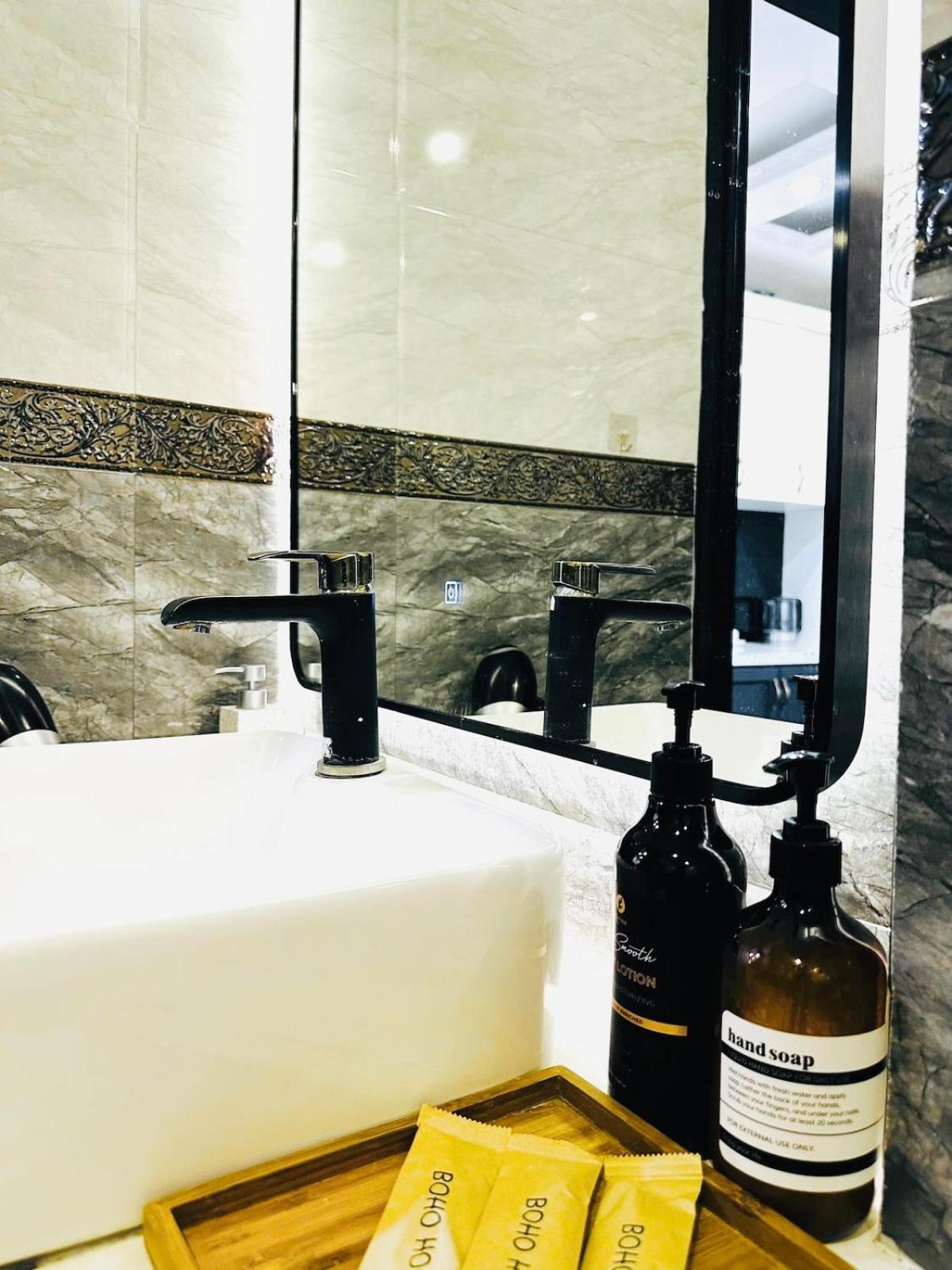 Apartment At D'leroi Solei Tay Ho Hanoi