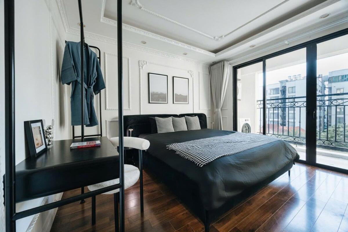 At D'leroi Solei Tay Ho Apartment