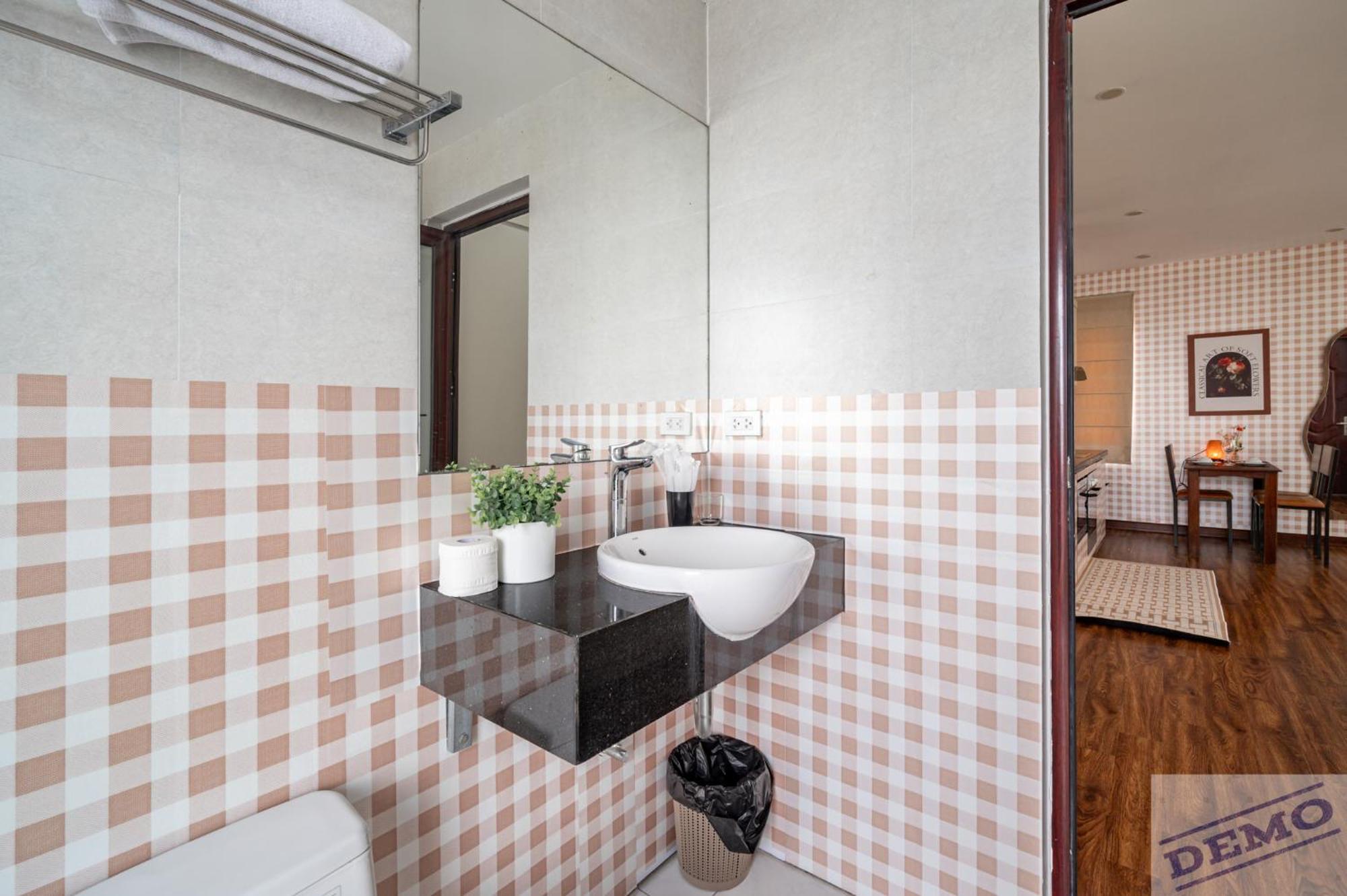 Khách sạn Paradise & Au Co - Tay Ho Hà Nội
