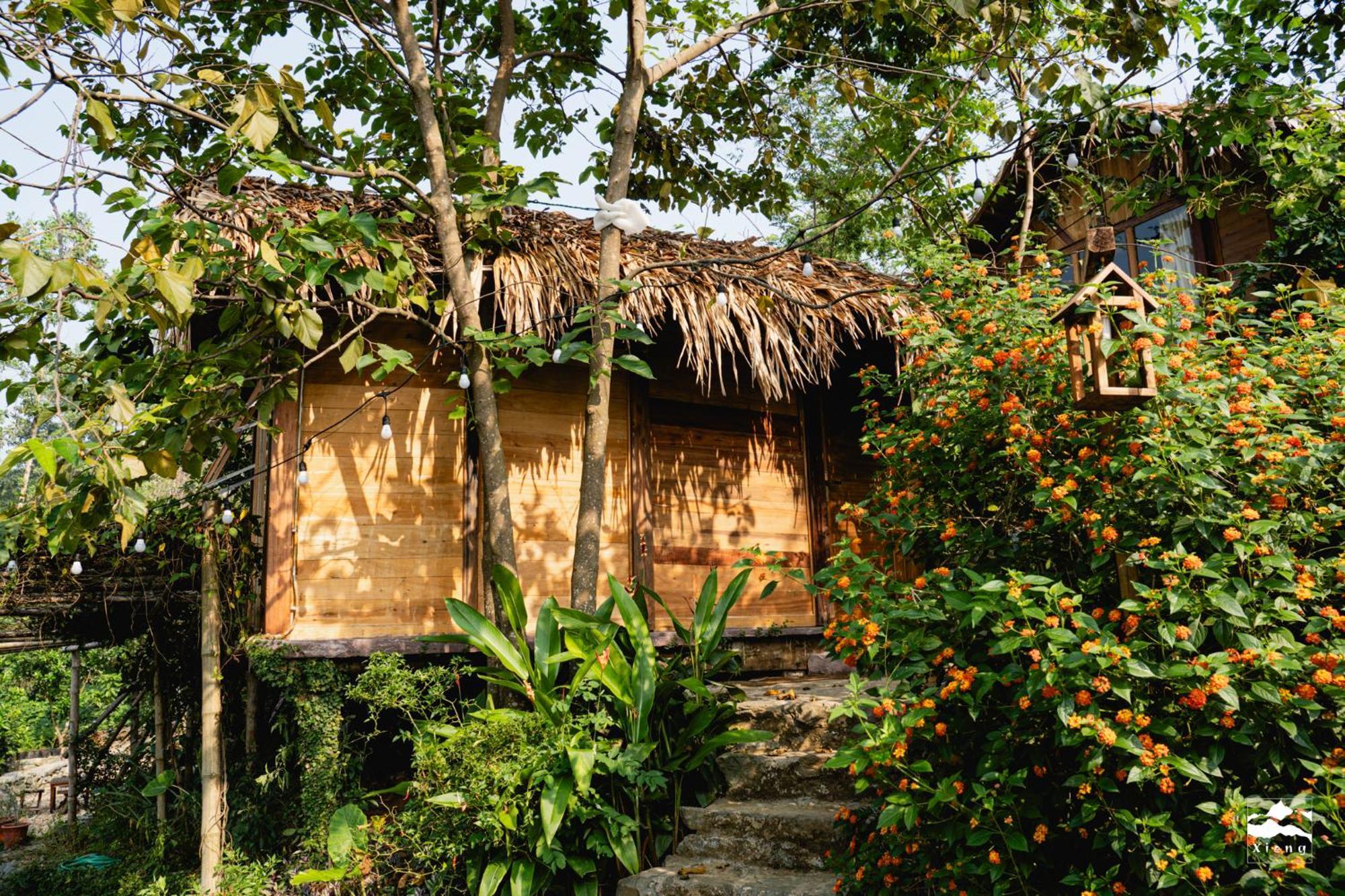 Xieng Retreat * Hanoi