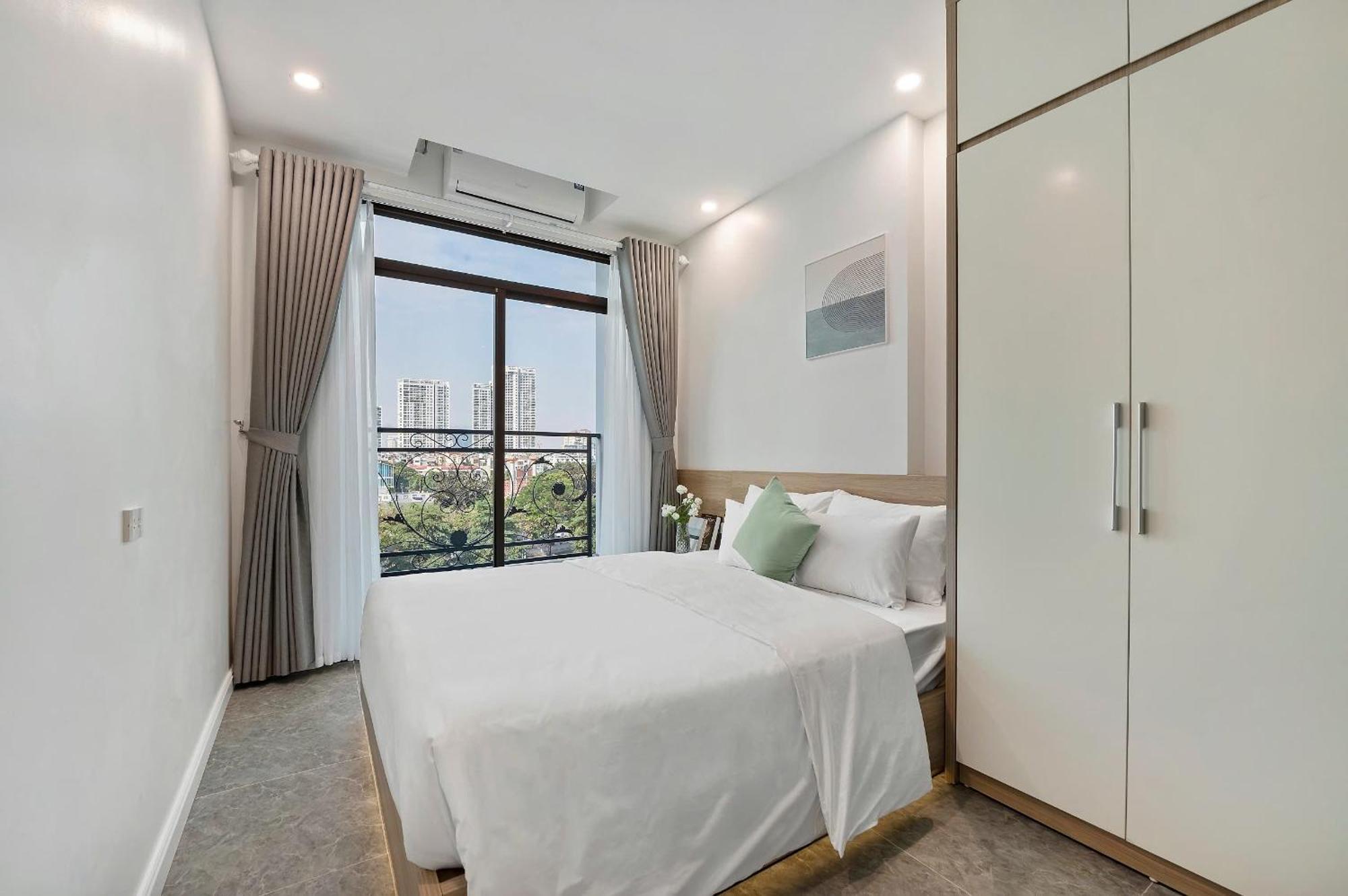 Cosmos Khách sạn 4*