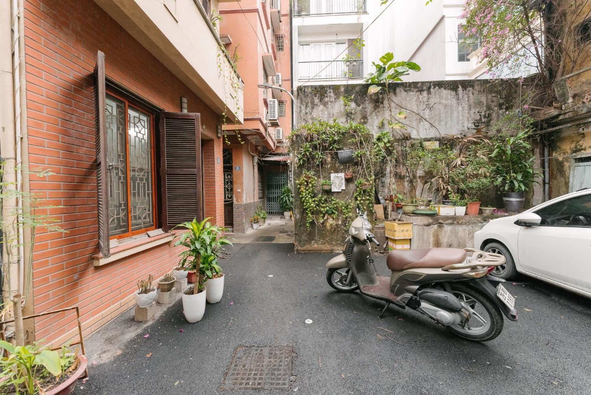 Train Street Lux Hotel *