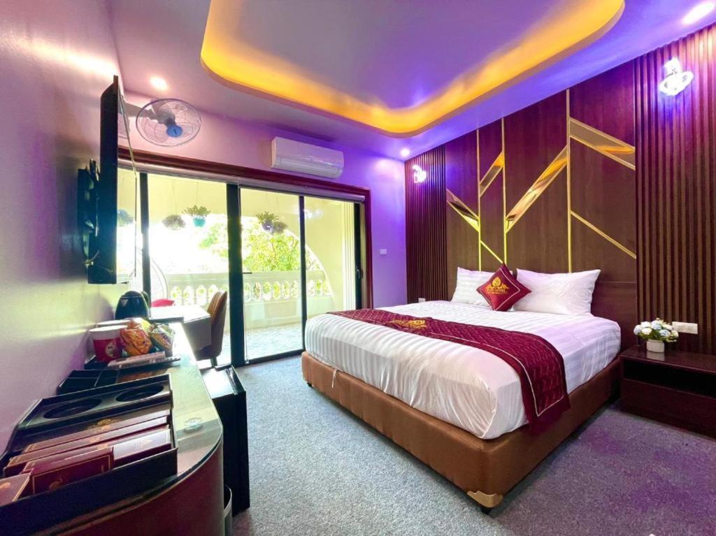 Rosy Hoang Mai Hanoi