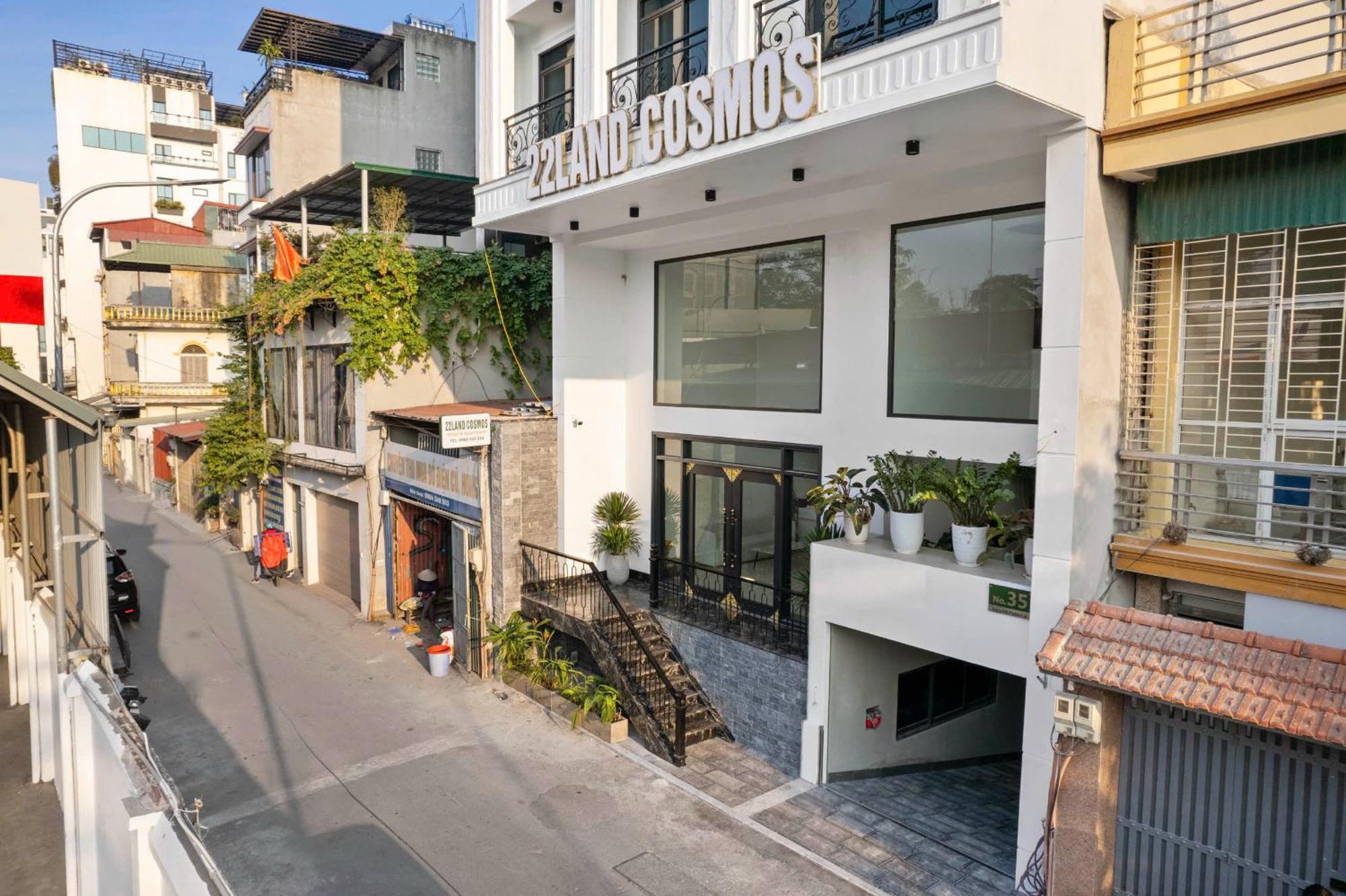 Cosmos Khách sạn 4*
