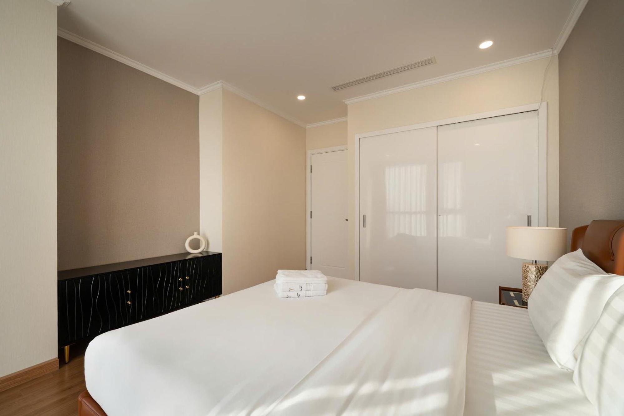 Your In #vinhomes Royal #mall #pool&gym Apartment Hanoi