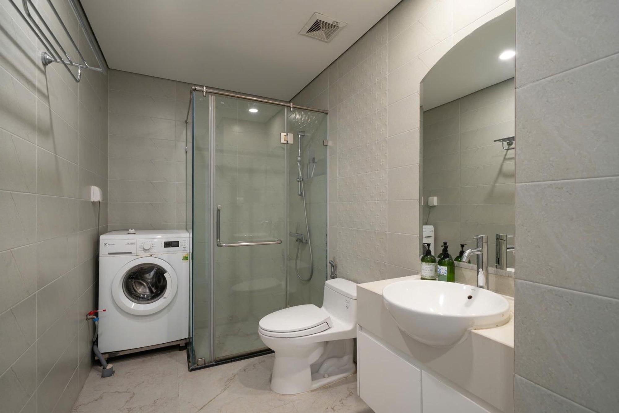 Your In #vinhomes Royal #mall #pool&gym Apartment