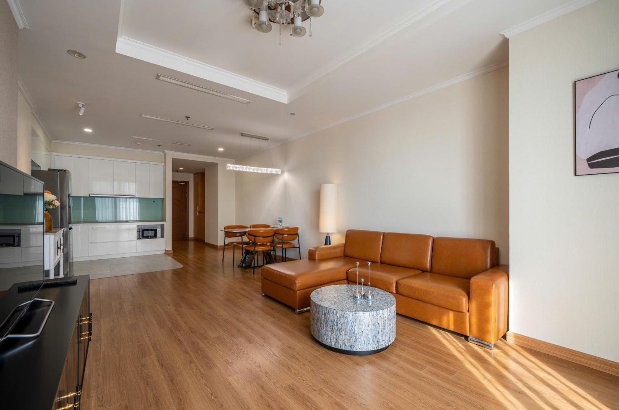 Your In #vinhomes Royal #mall #pool&gym Hanoi
