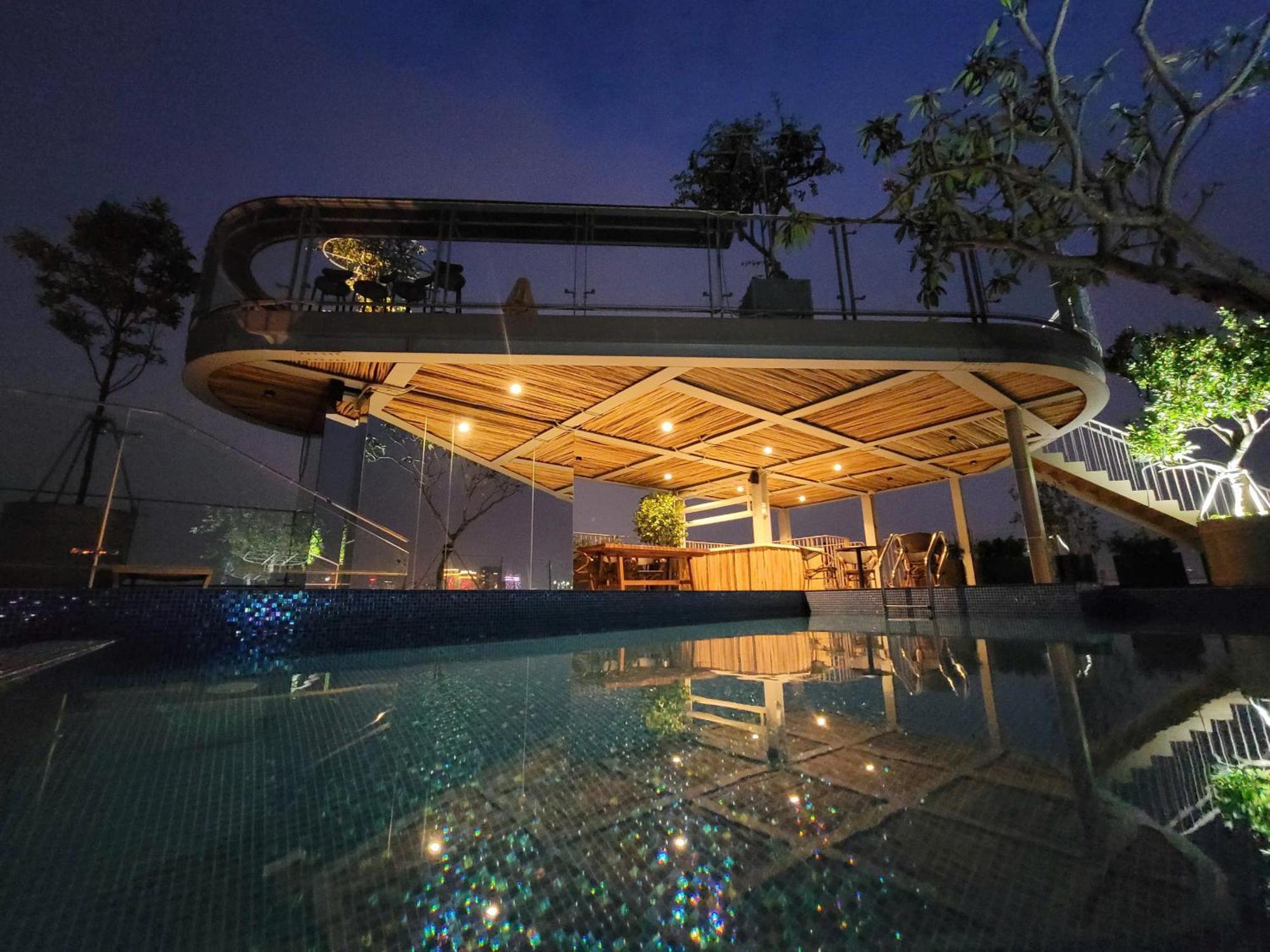 Khách sạn Riverview Boutique & 4*