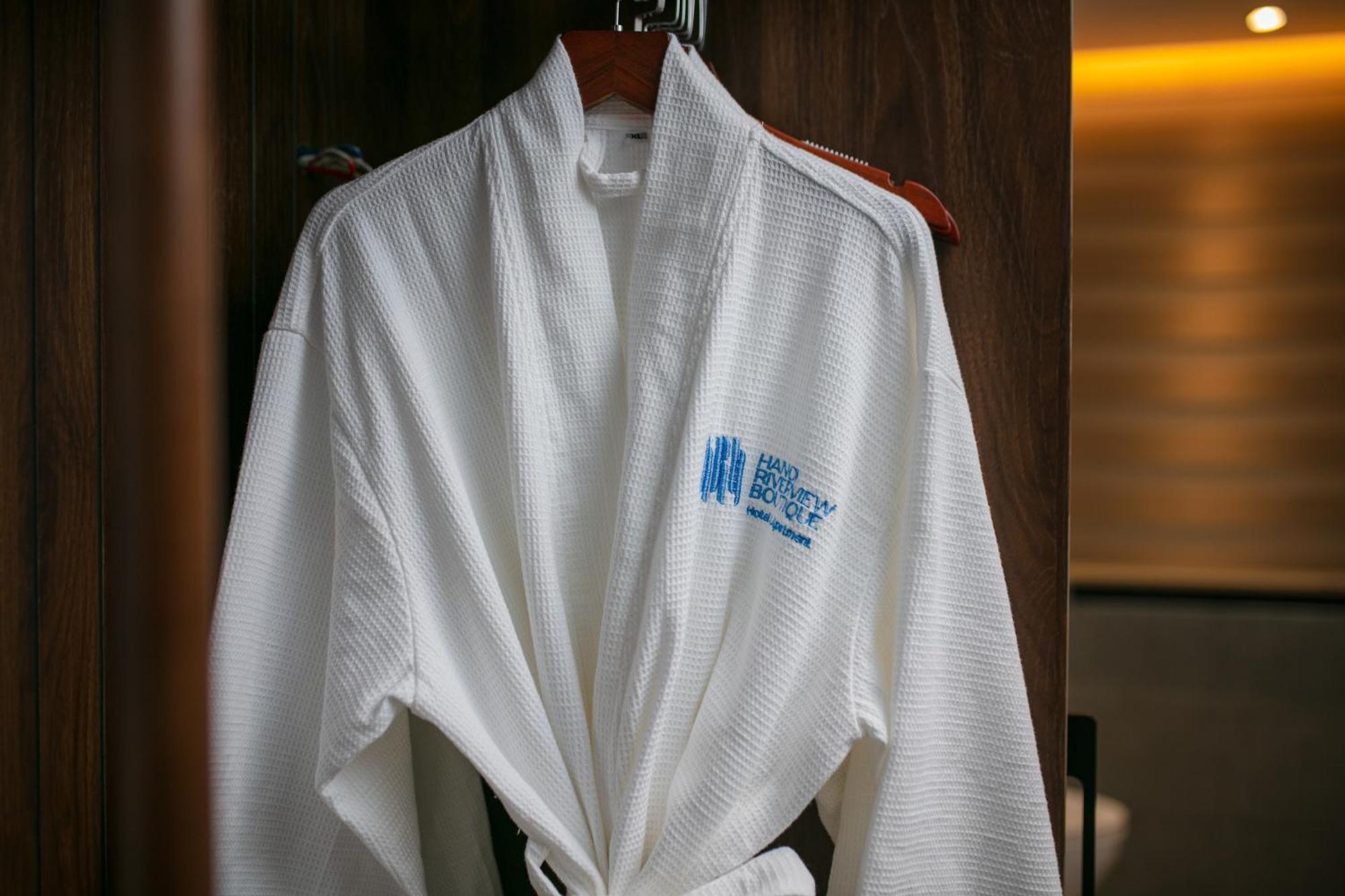 Khách sạn Riverview Boutique & 4*