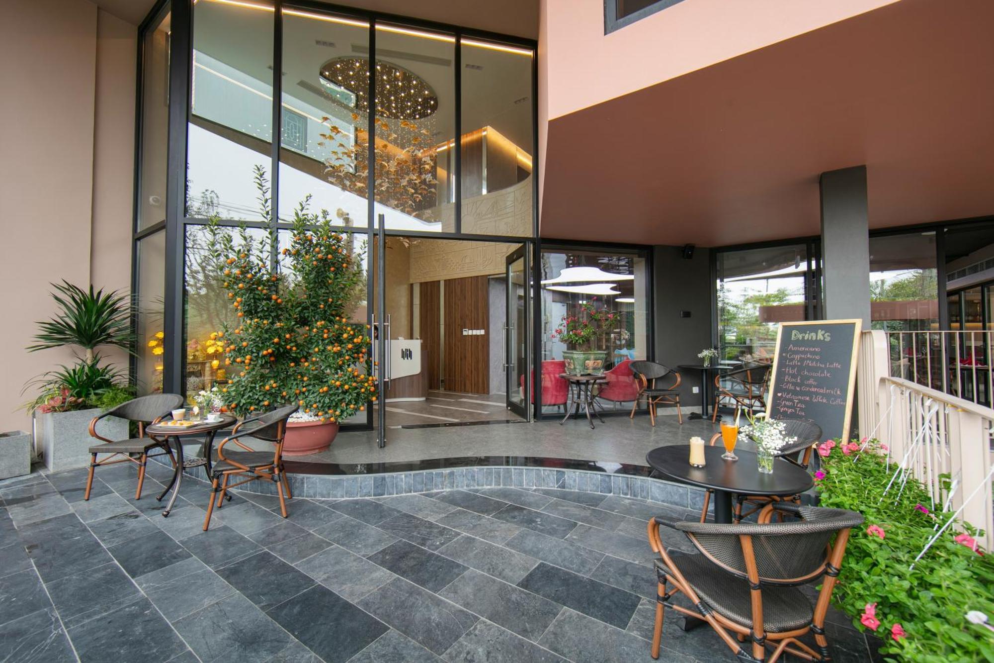 Riverview Boutique &
