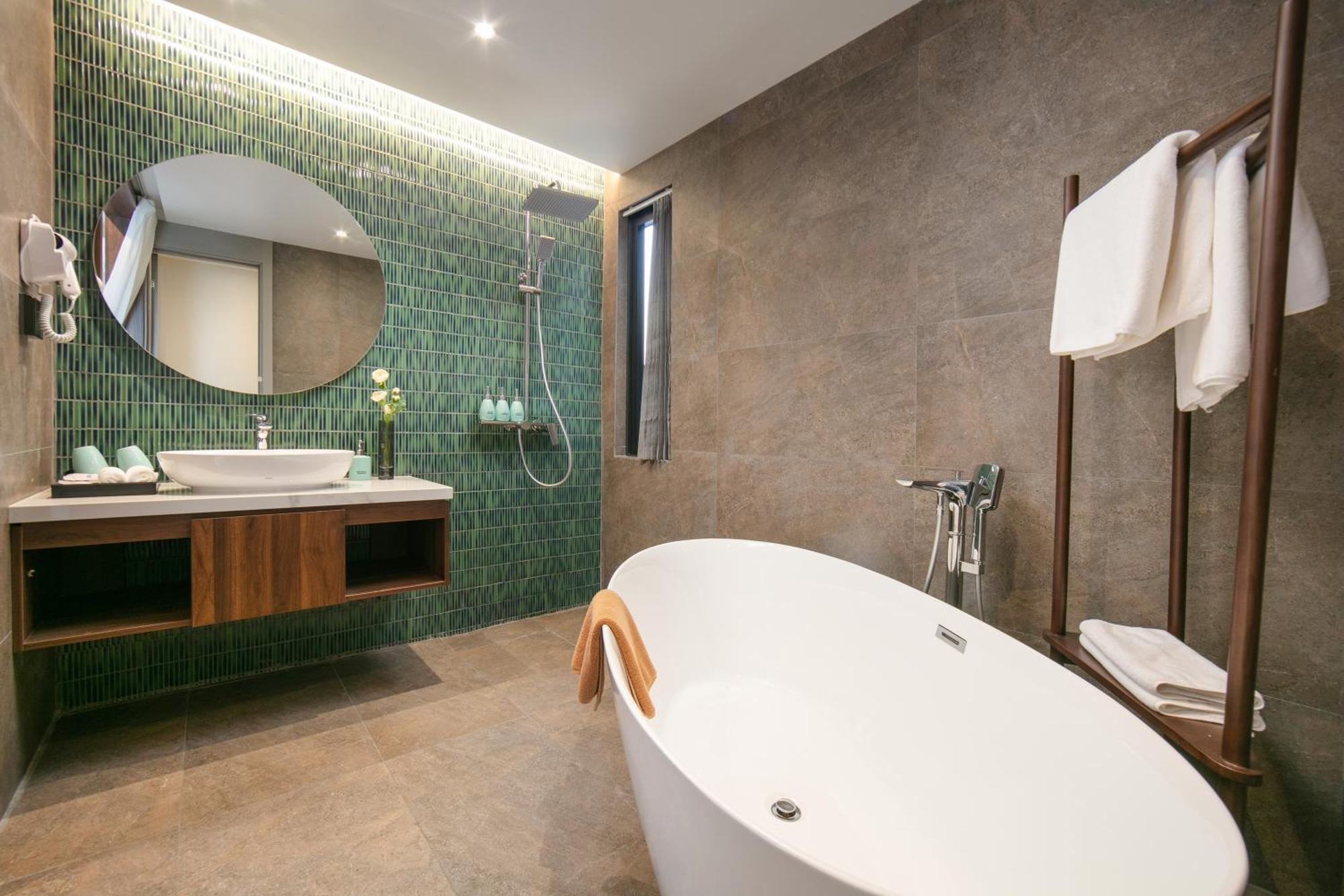 Riverview Boutique & Khách sạn 4*