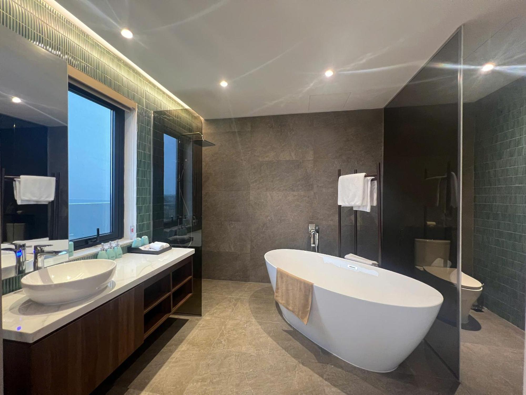 Riverview Boutique & Khách sạn 4*