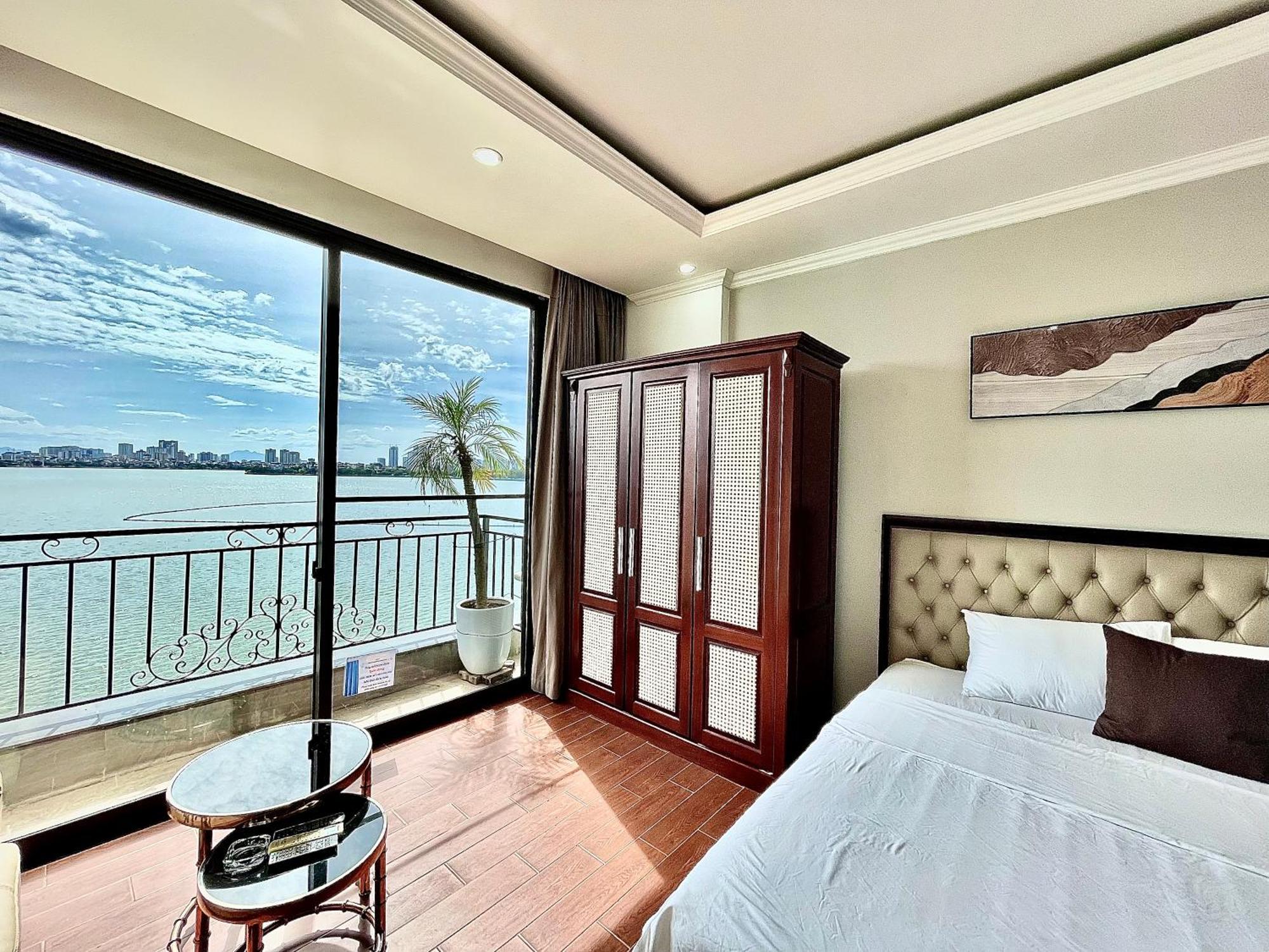 View-sunset Glow-bancoly Apartment *