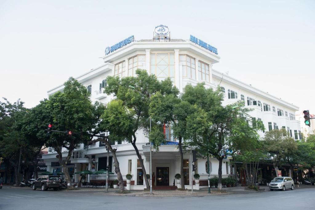 Hoa Binh Hanoi